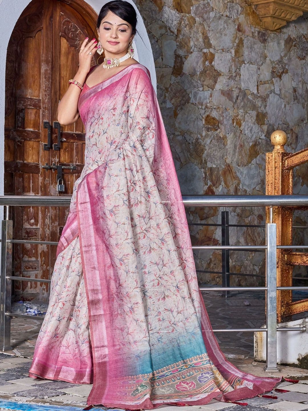 Maroosh Floral Printed Silk Cotton Handloom Saree thumbnail 5
