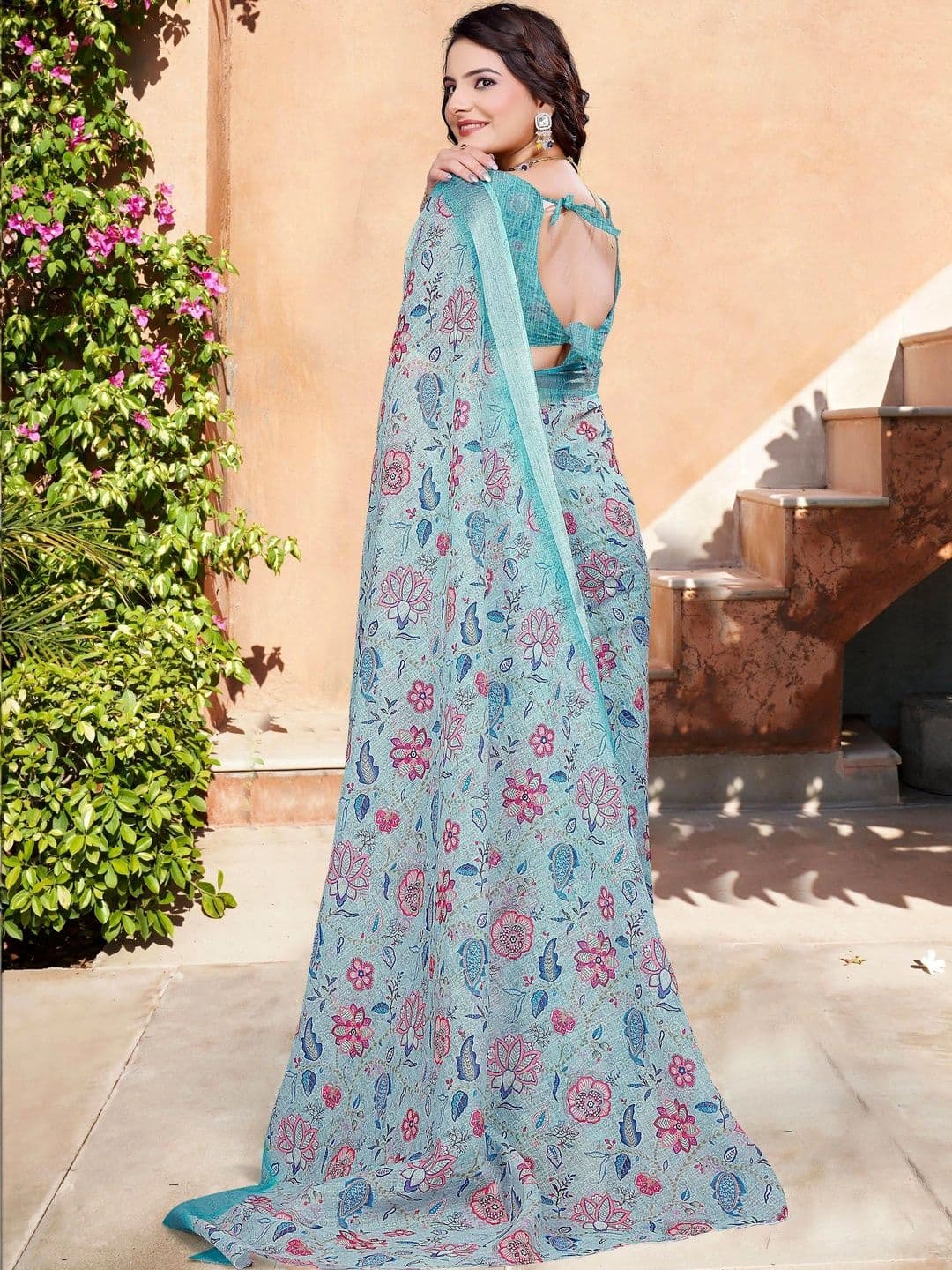 Maroosh Women Floral Printed Saree with Blouse Piece thumbnail 5