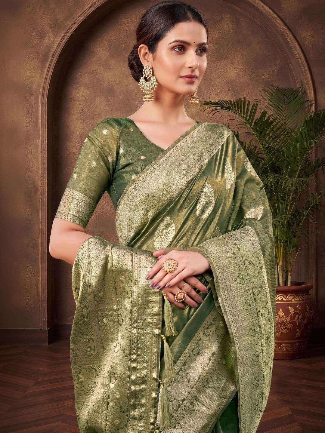 MONJOLIKA FASHION Woven Design Zari Silk Blend Designer Bomkai silk Saree thumbnail 3