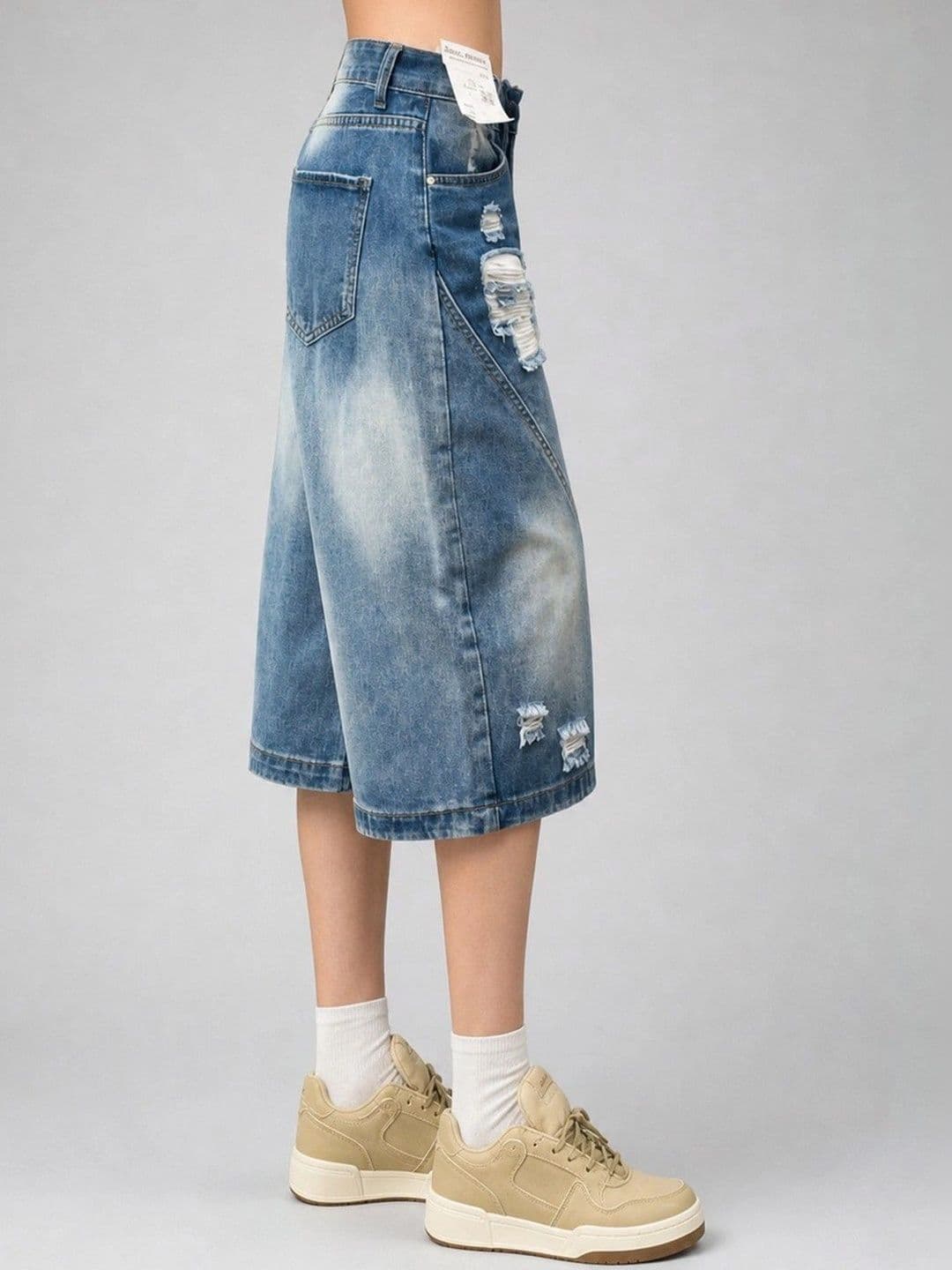 Suo Women Wide Leg Low-Rise Highly Distressed Jeans thumbnail 5