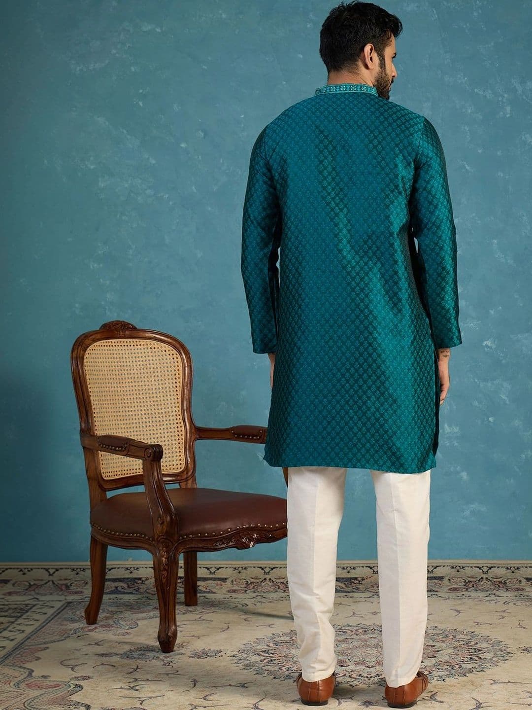 House of Pataudi Men Thread Work Kurta thumbnail 2