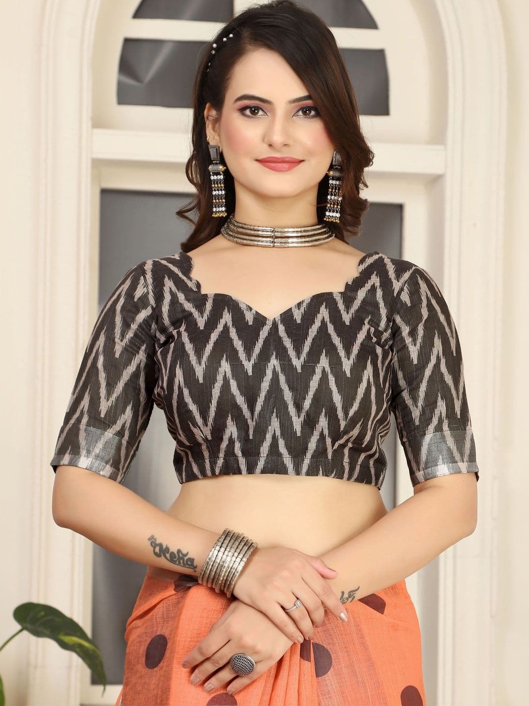 Maroosh Polka Dot Saree thumbnail 2
