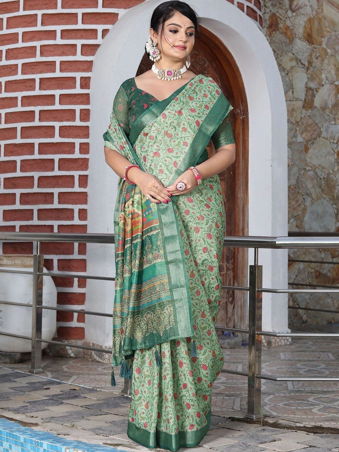 MANVAA Floral Silk Cotton Handloom Saree thumbnail 5
