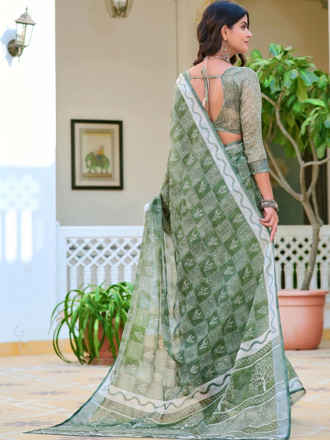 Maroosh Floral Saree thumbnail 4