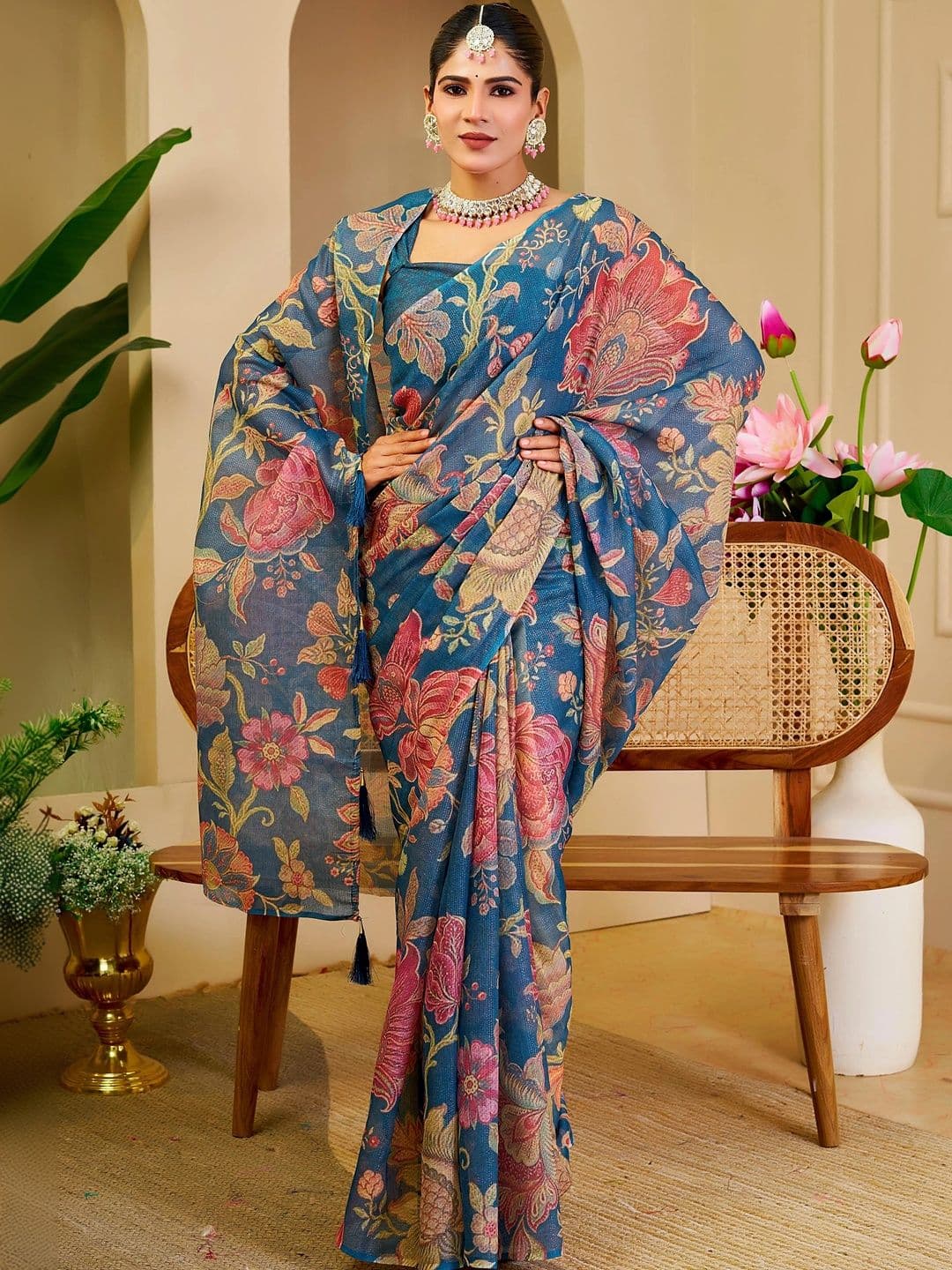Maroosh Women Floral Silk Cotton Handloom Saree thumbnail 4
