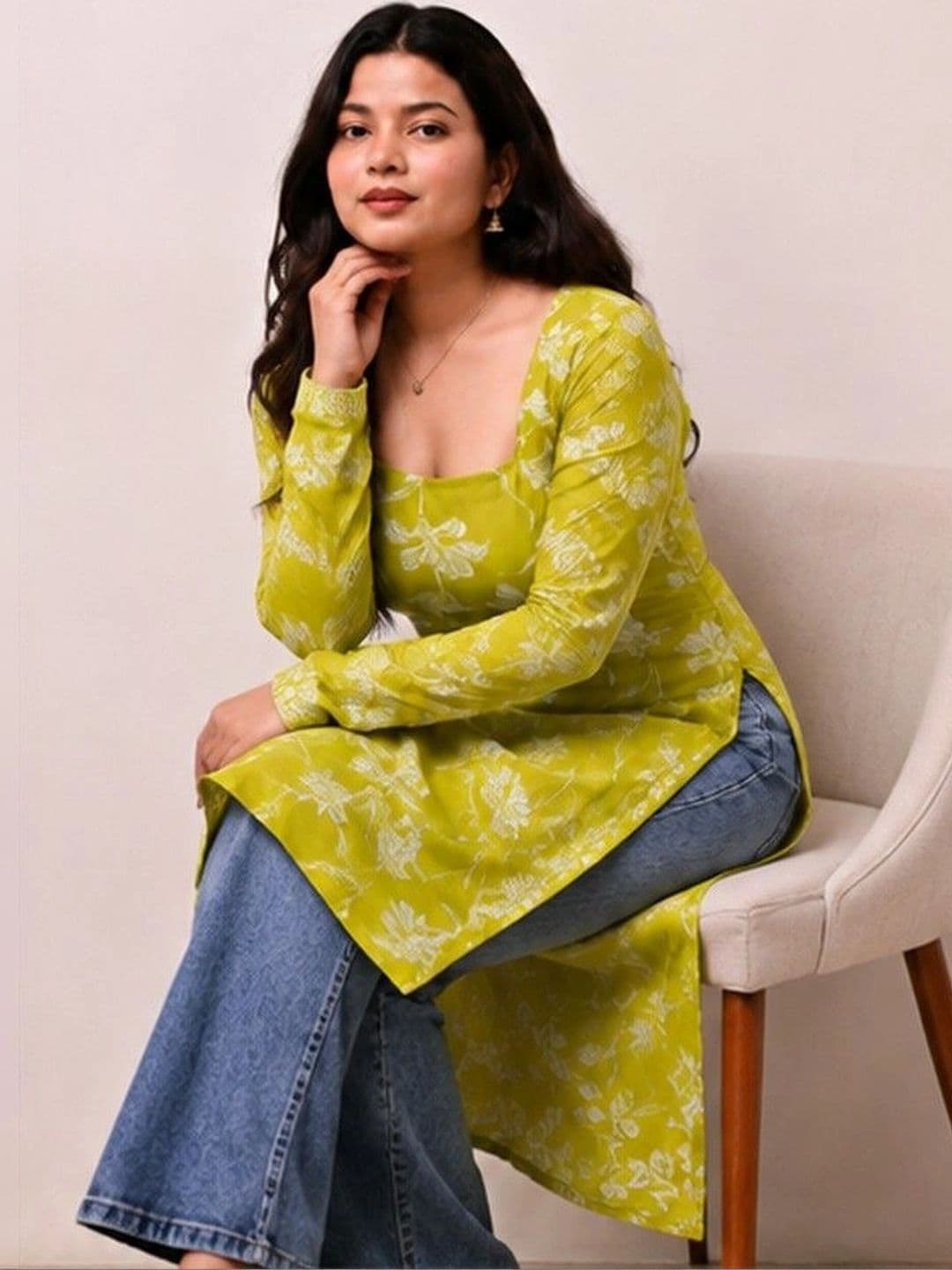 SHRISTHVAN Women Floral Printed Floral Kurta thumbnail 5