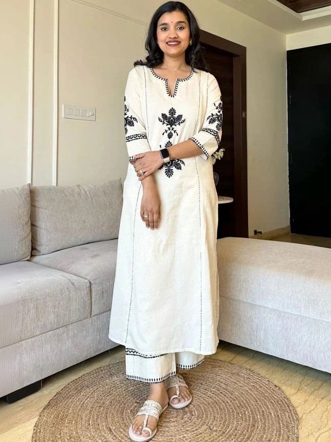 Maeswag Women Ethnic Motifs Embroidered Regular Thread Work Kurta with Palazzos - view 1