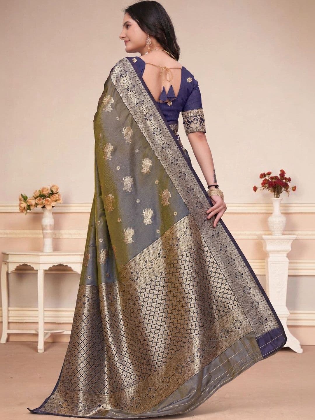 RANGREET Ethnic Motifs Zari Saree thumbnail 2