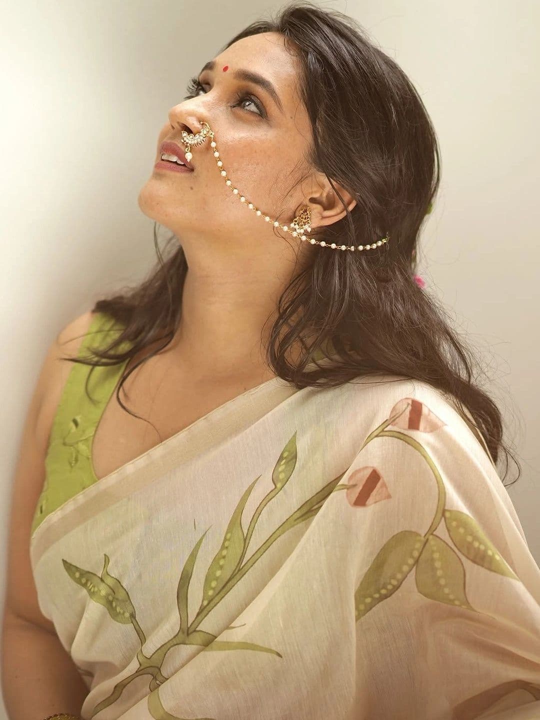 vidhyarani Women Floral Printed Saree with Tassels thumbnail 4