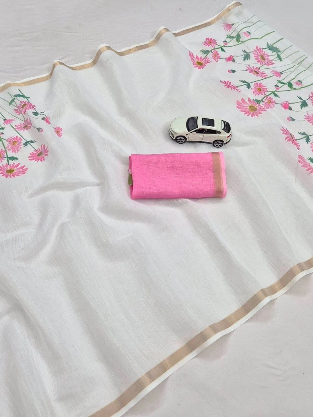 vidhyarani Floral Saree thumbnail 4