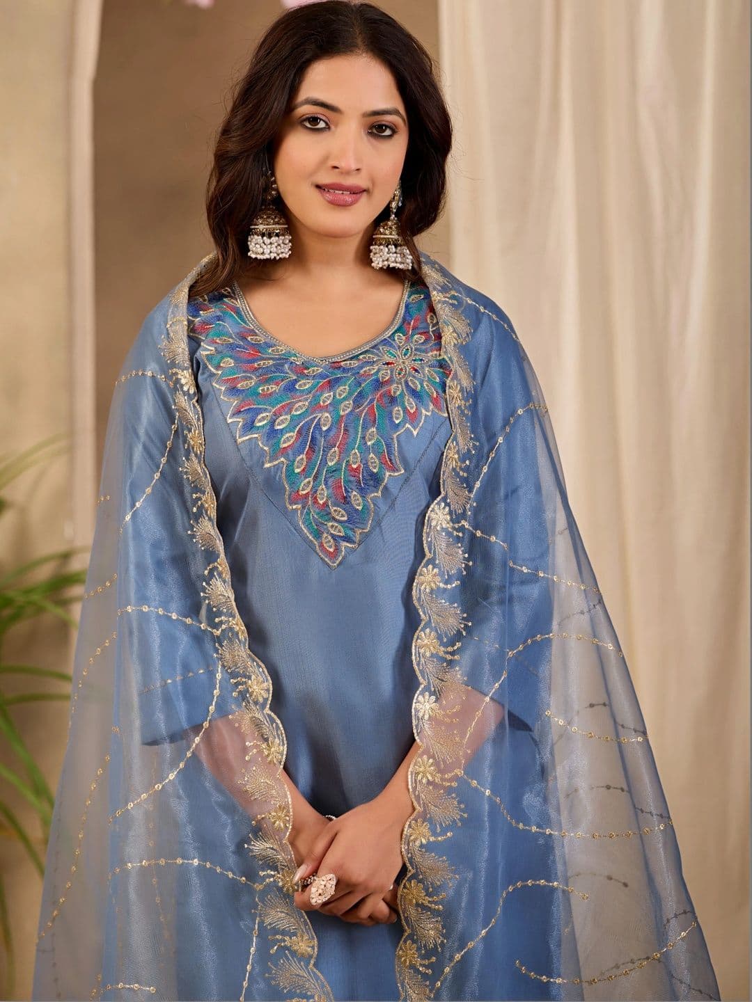 Klotden Women Ethnic Motifs Embroidered Regular Thread Work Kurta with Trousers & With Dupatta thumbnail 7