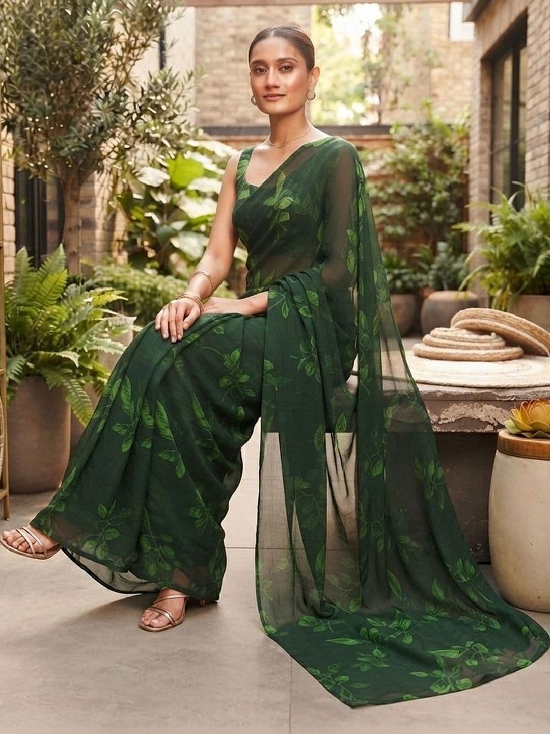 RegalDrapes Floral Poly Georgette Saree thumbnail 2