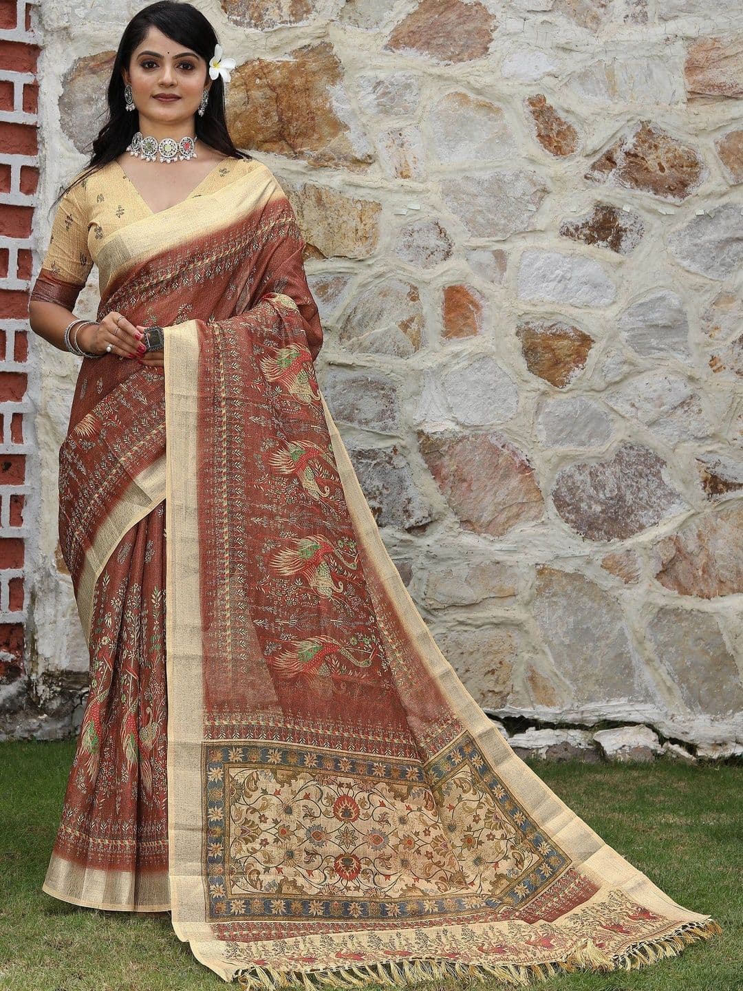 Maroosh Floral Silk Cotton Handloom Saree thumbnail 5