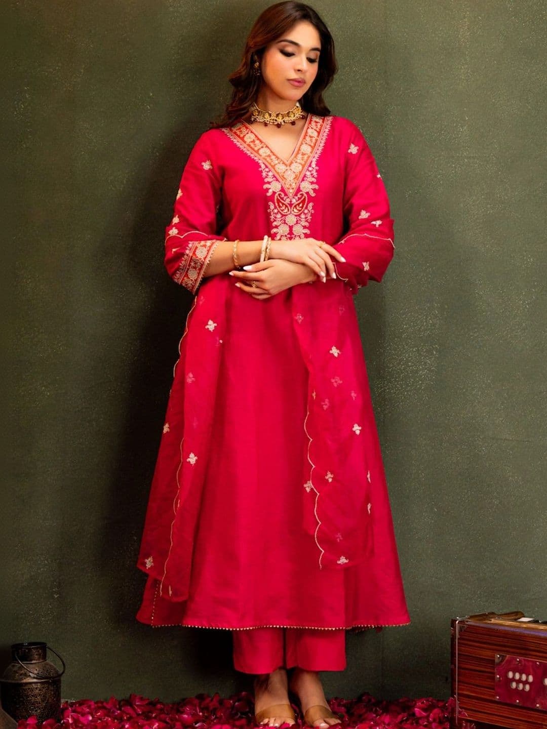 HERE&NOW Women Ethnic Motifs Embroidered Regular Kurta with Trousers & With Dupatta thumbnail 5