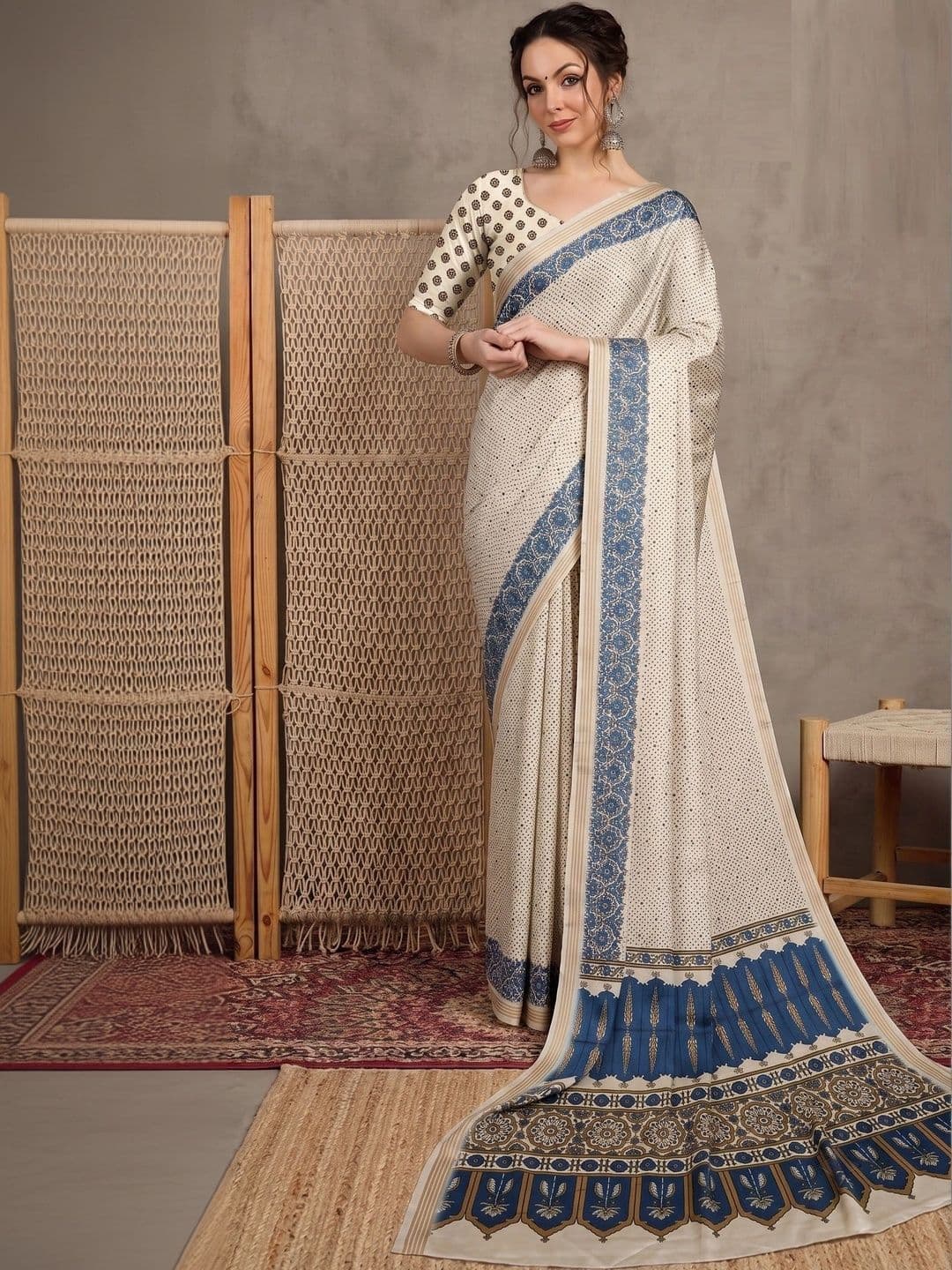 AARYAN SAREES Women Polka Dot Printed Gadwal Saree - view 1