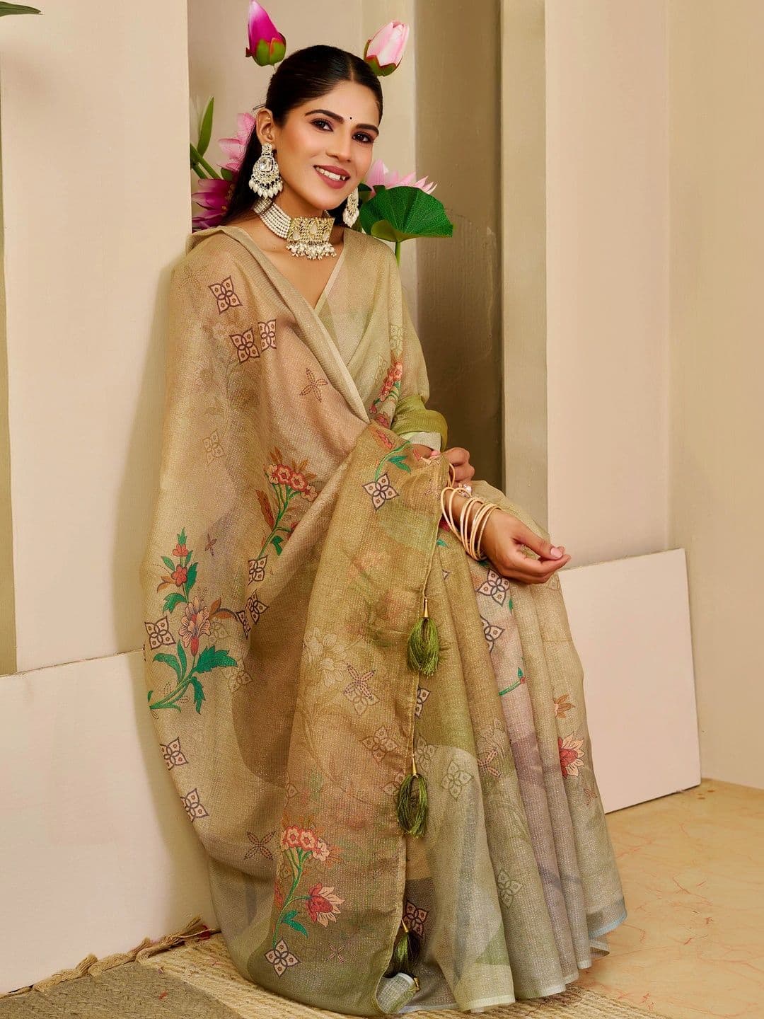 MANVAA Women Floral Silk Cotton Handloom Saree thumbnail 7