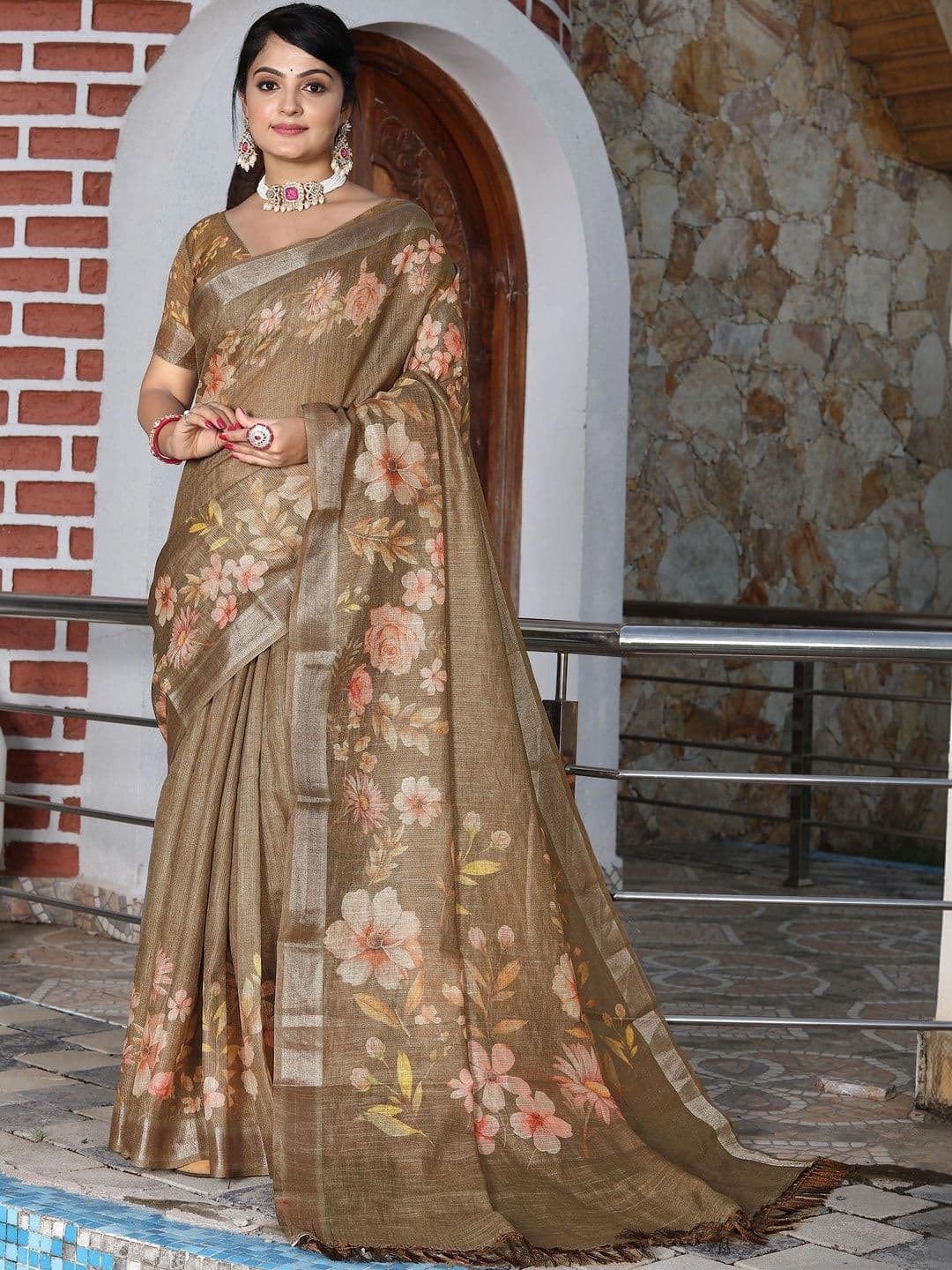 MANVAA Women Floral Silk Cotton Handloom Saree thumbnail 5