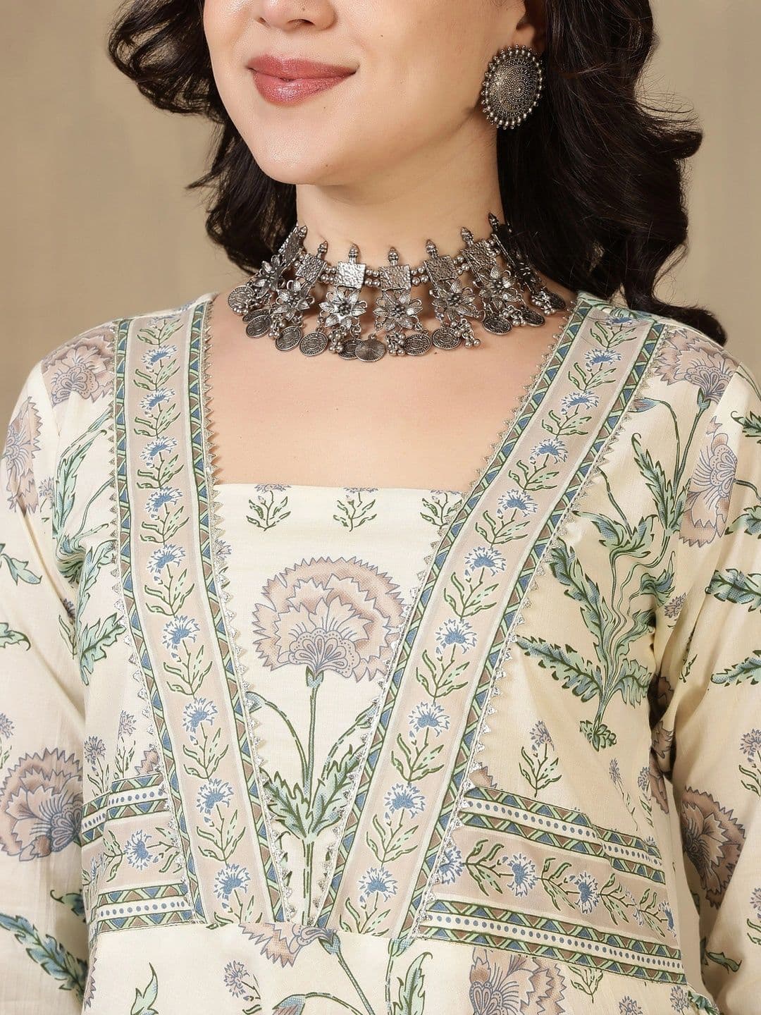 Sangria Women Floral Printed Floral Anarkali Kurta thumbnail 3