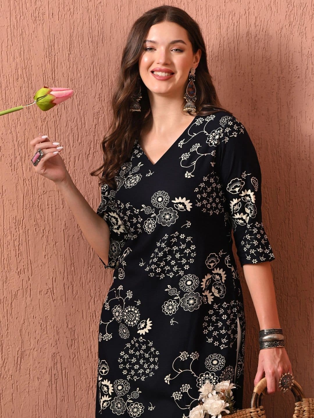 Sangria Women Floral Printed Floral Kurta thumbnail 6