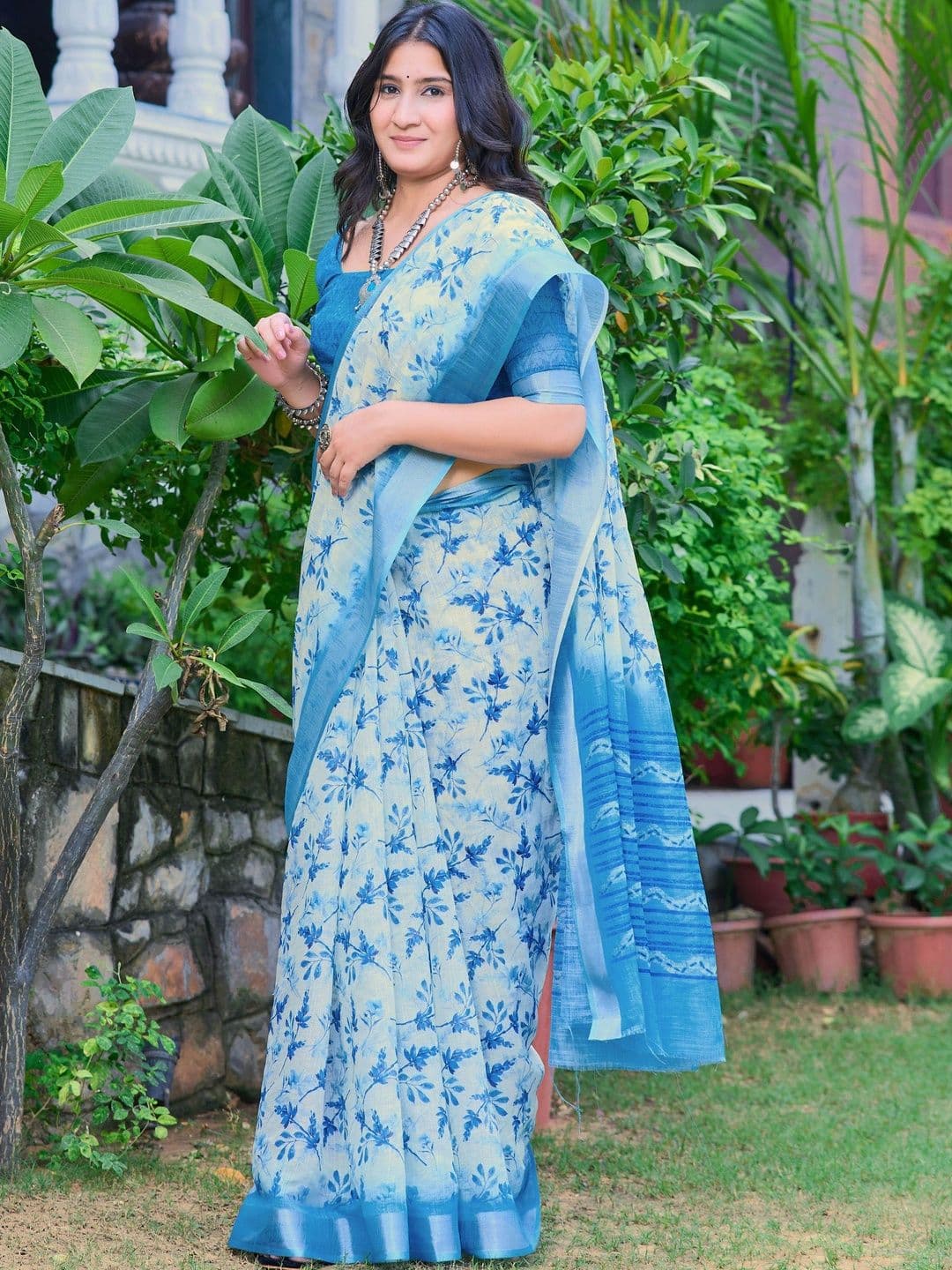 MANVAA Floral Fusion Saree thumbnail 6