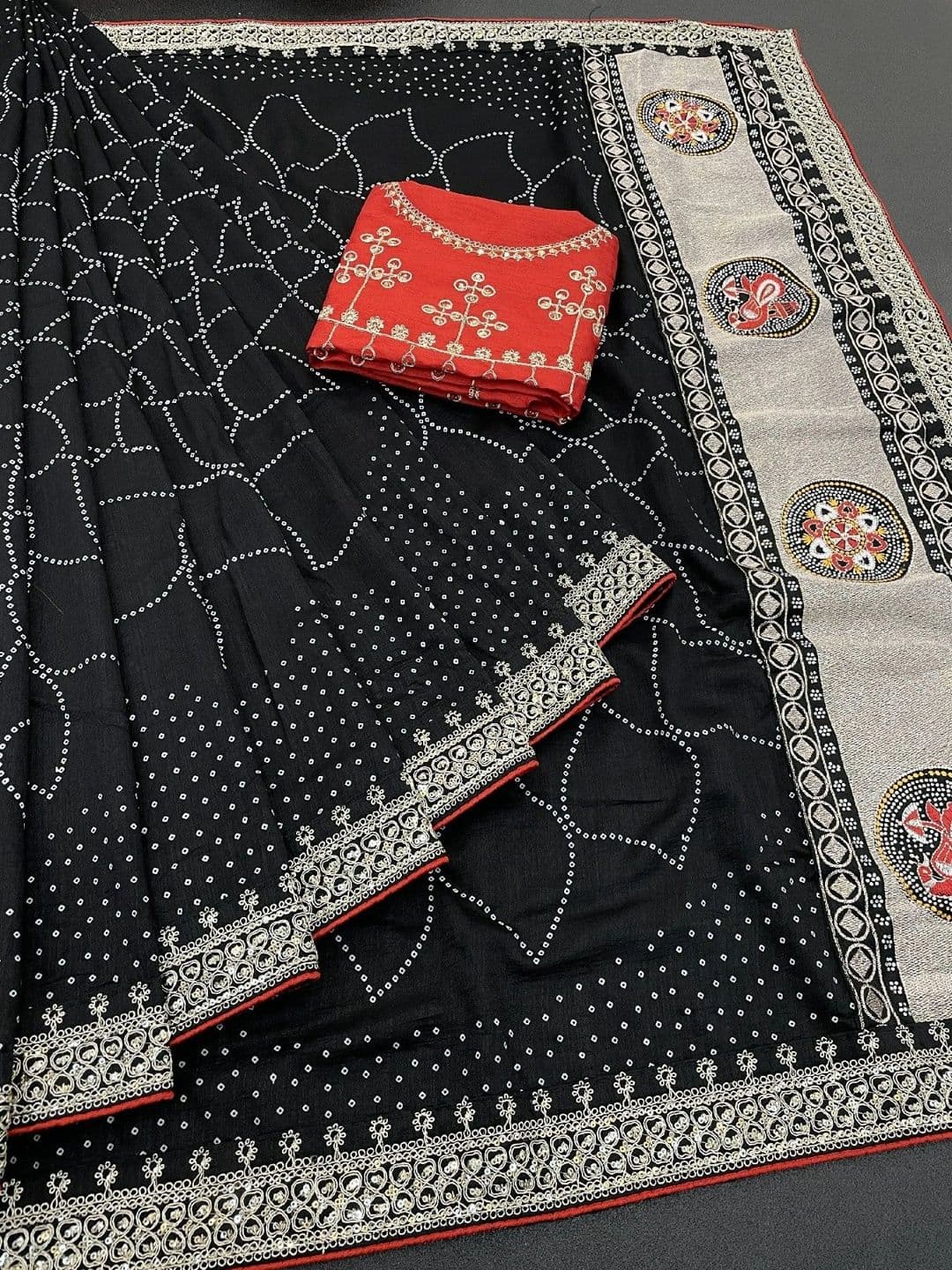 SmileyFashion Bandhani Embroidered Art Silk Designer Saree thumbnail 3