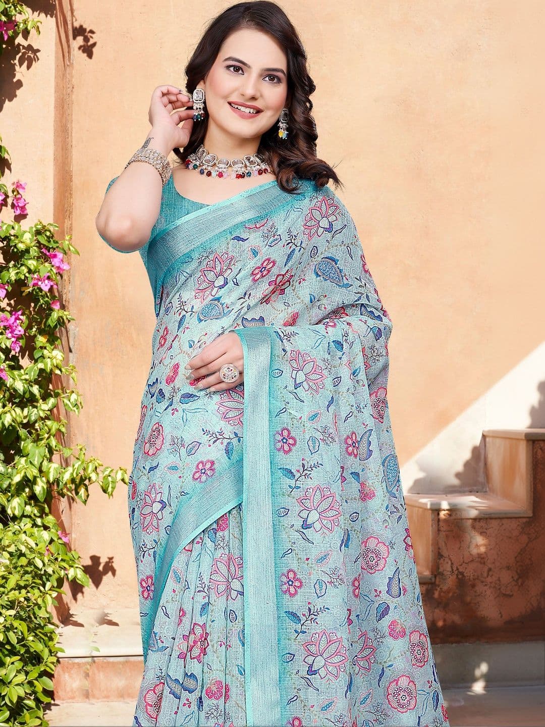 Maroosh Women Floral Printed Saree with Blouse Piece thumbnail 3