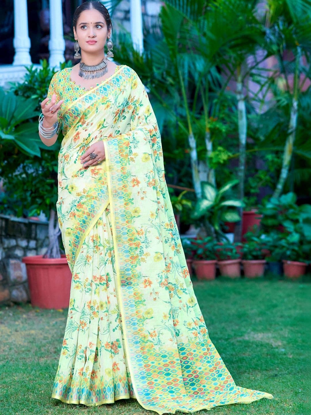 MANVAA Floral Saree thumbnail 2