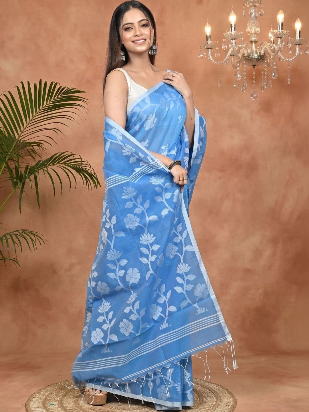 GitAsit Floral Sequinned Handloom Taant Saree thumbnail 3