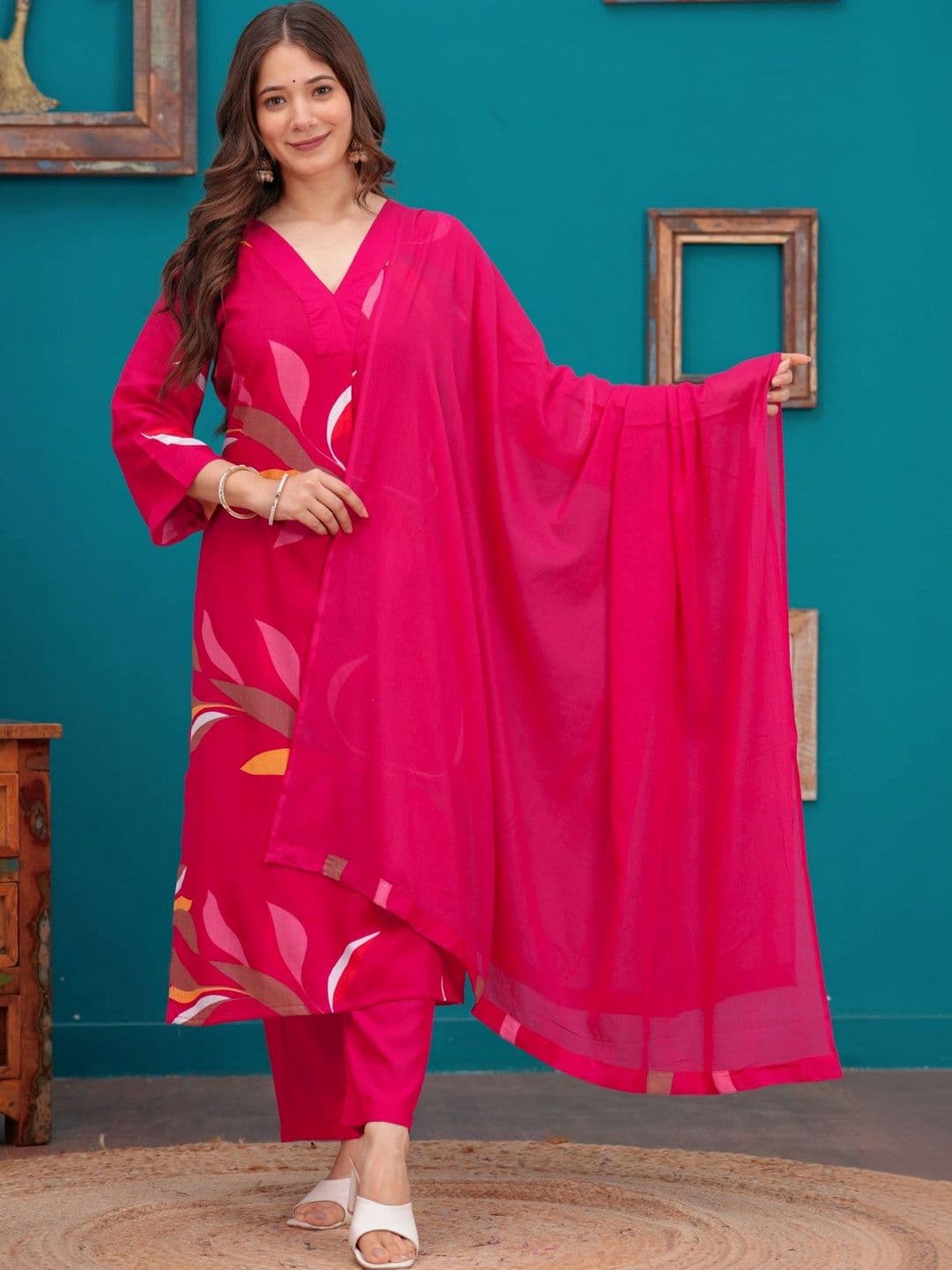Ethnikaasilqora Women Printed Regular Kurta with Trousers & With Dupatta thumbnail 4