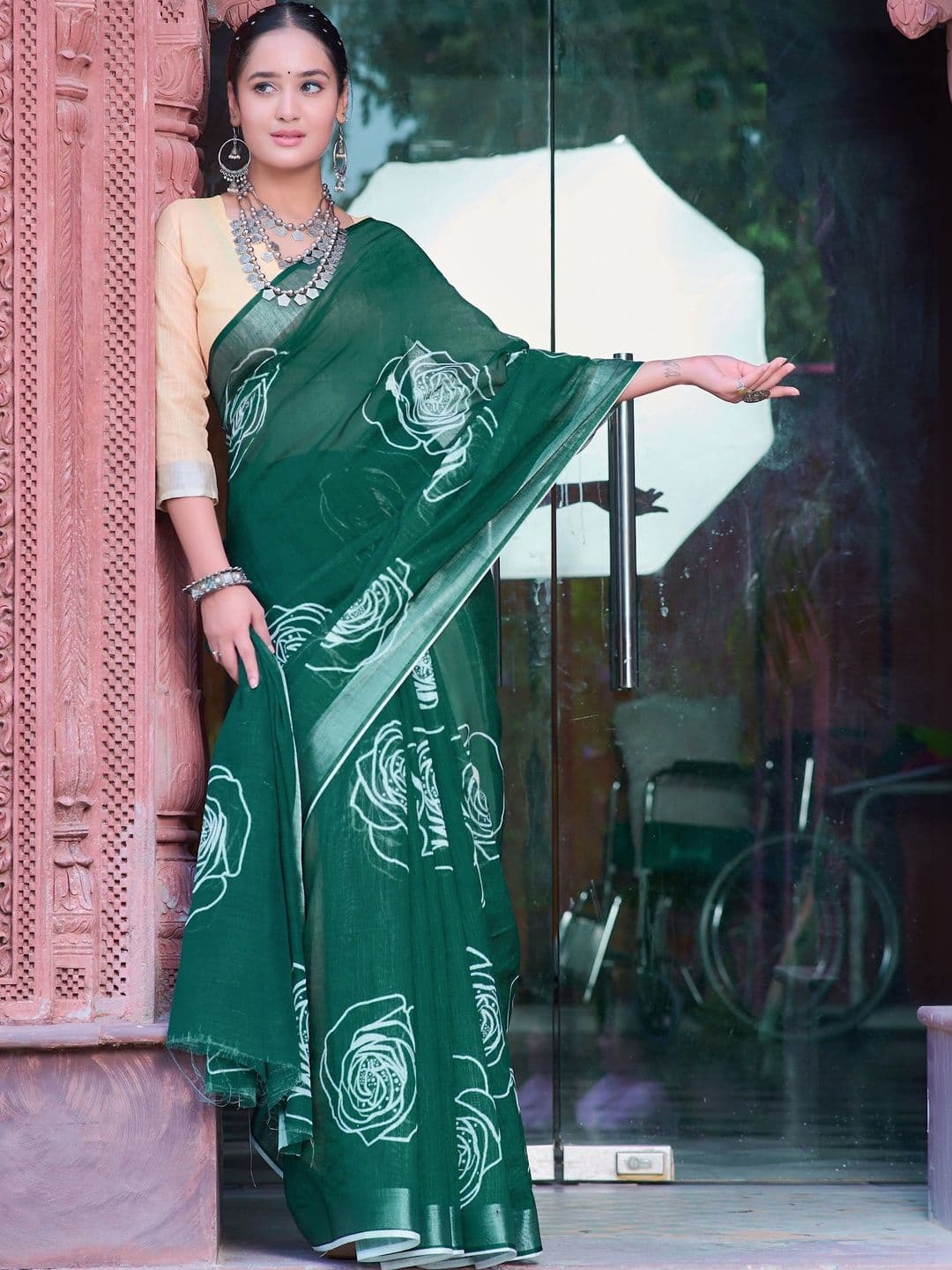 Maroosh Floral Saree thumbnail 3