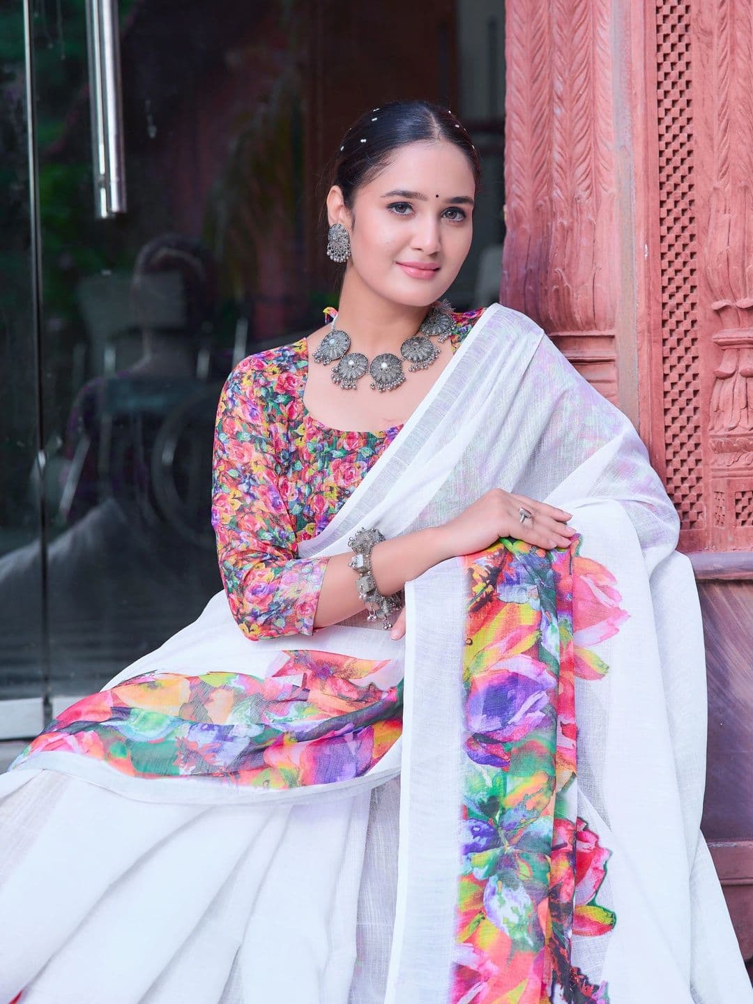 MANVAA Floral Saree thumbnail 3