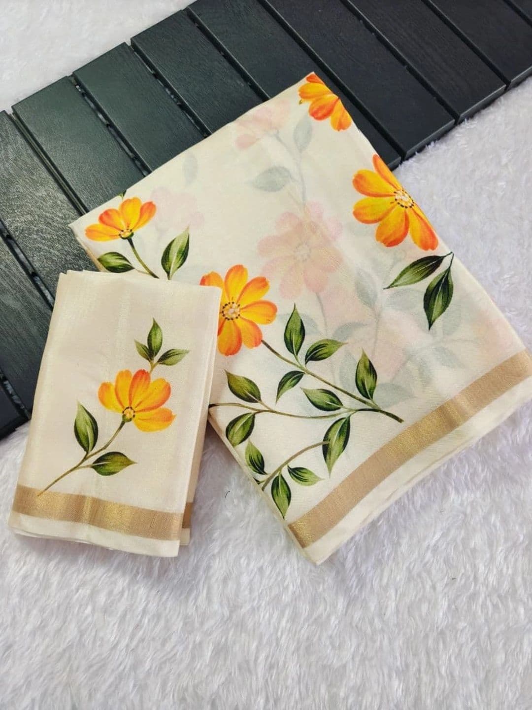 vidhyarani Floral Saree thumbnail 3