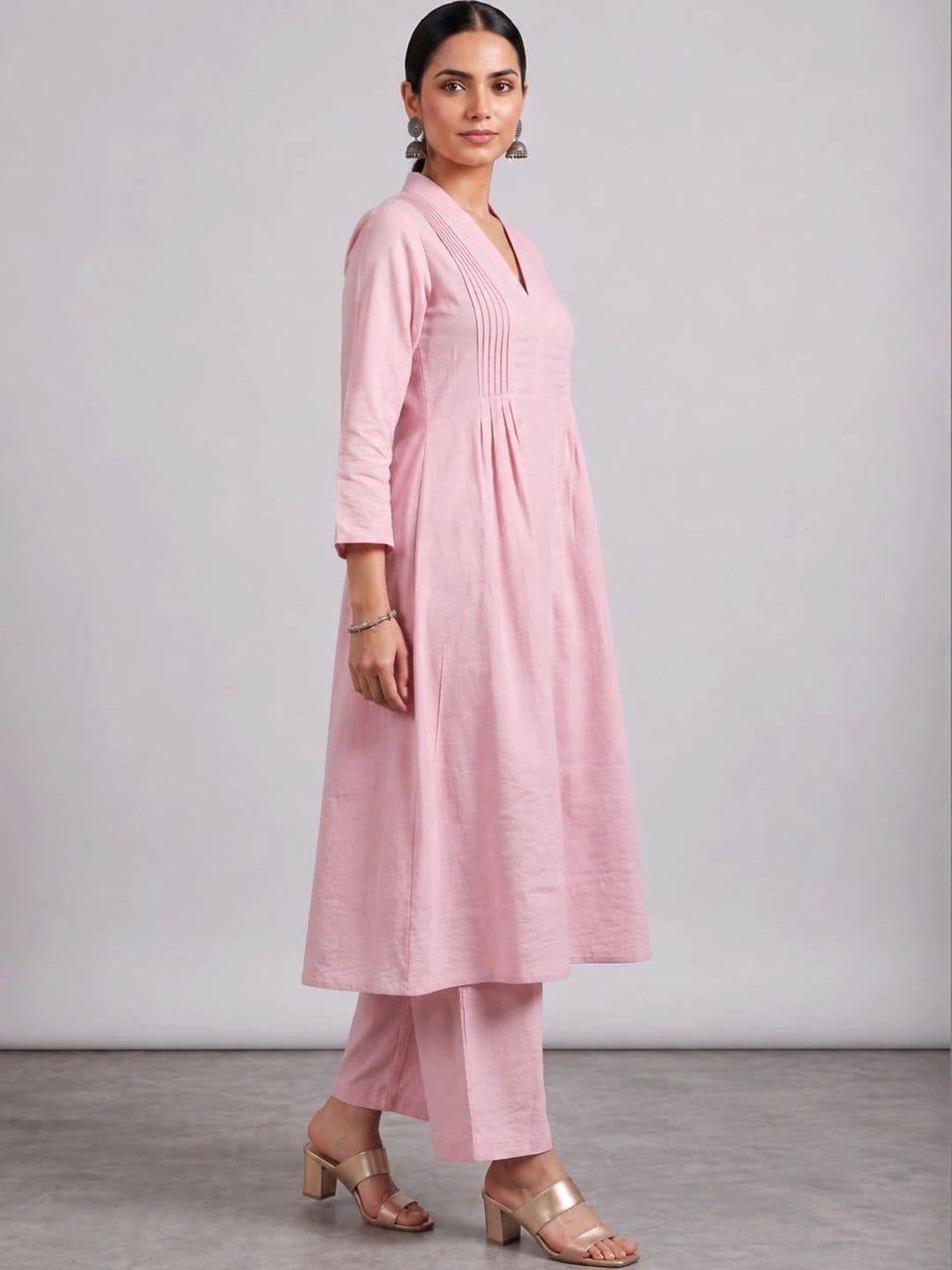 NAVYAAZRI Women Regular Pure Silk Kurta with Trousers thumbnail 2