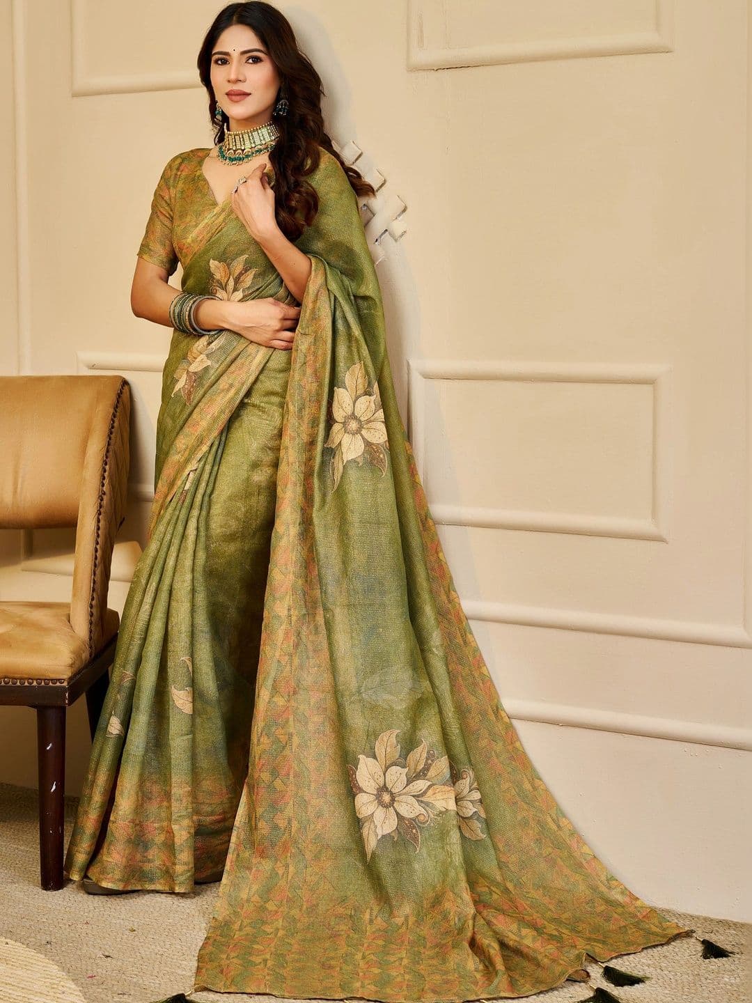 MANVAA Women Floral Silk Cotton Handloom Saree thumbnail 4