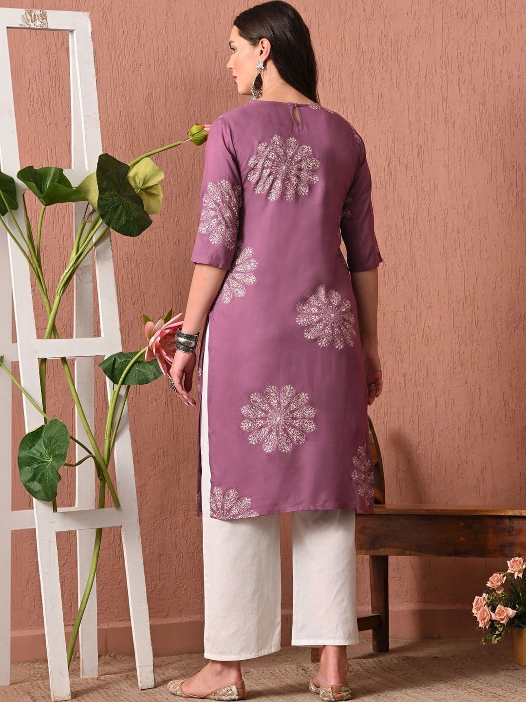 Sangria Women Floral Printed Floral Kurta thumbnail 3