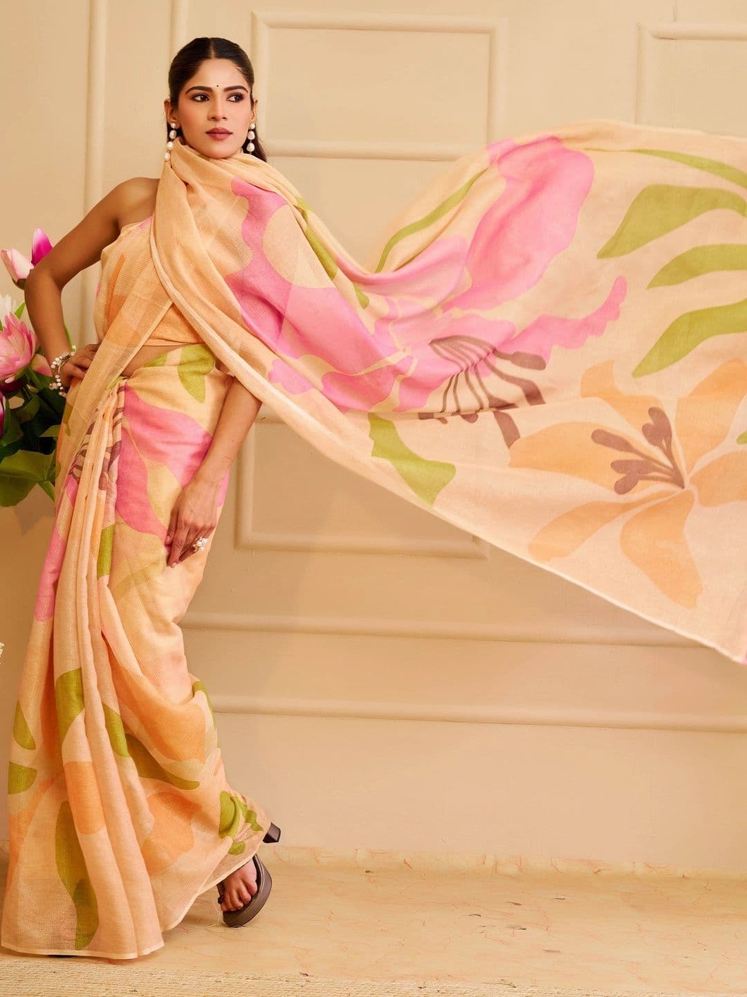 Maroosh Floral Silk Cotton Handloom Saree thumbnail 4