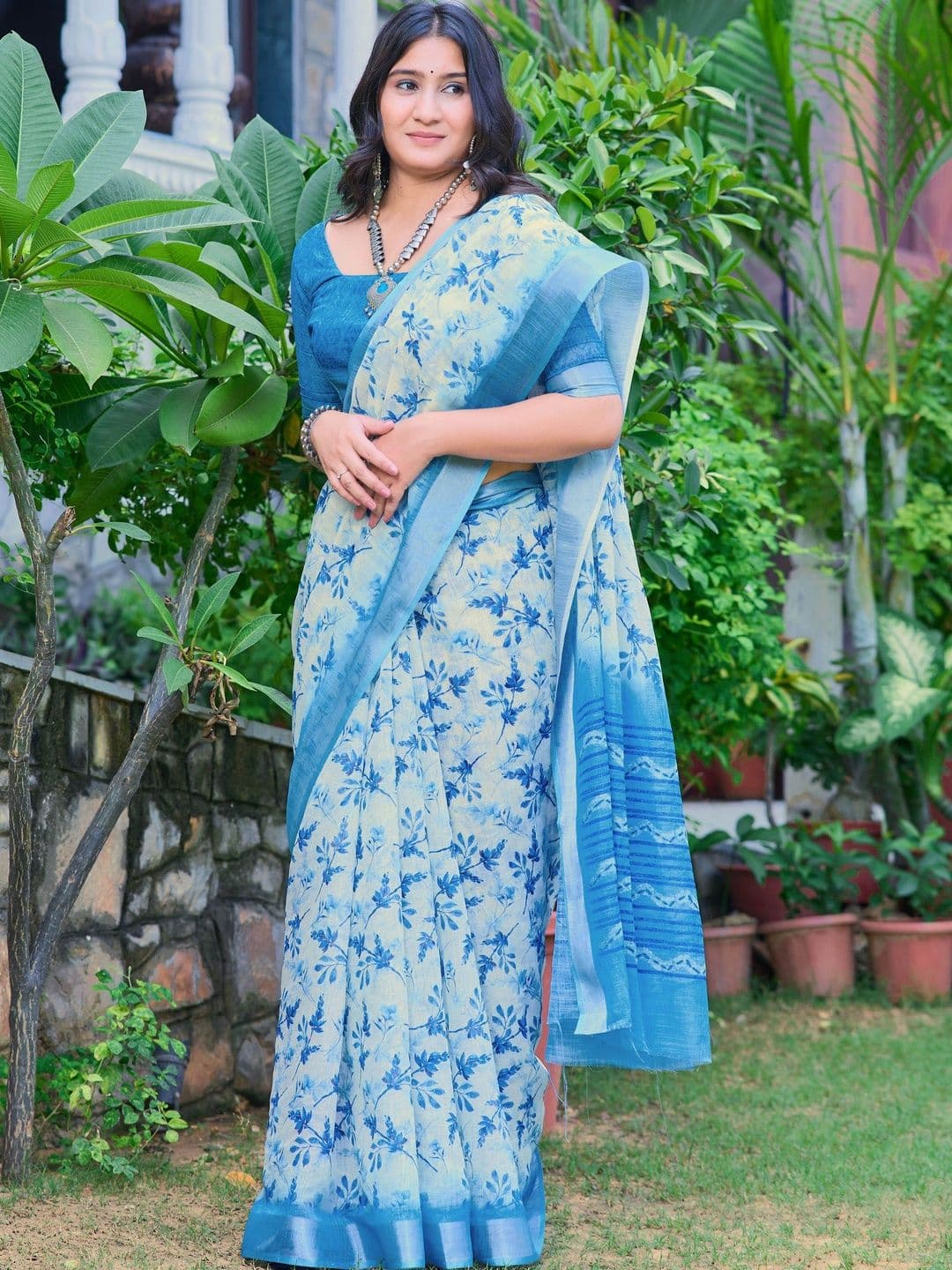 MANVAA Floral Fusion Saree thumbnail 5