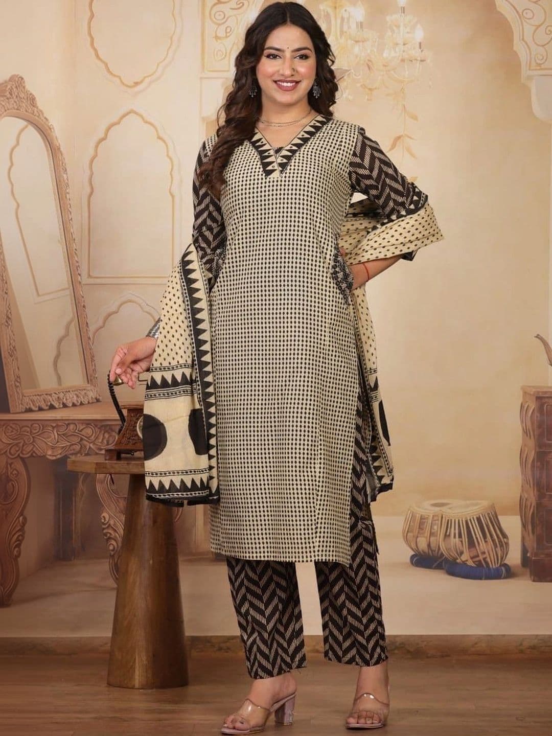 AFFO Women Printed Regular Pure Cotton Kurta with Trousers & With Dupatta thumbnail 5