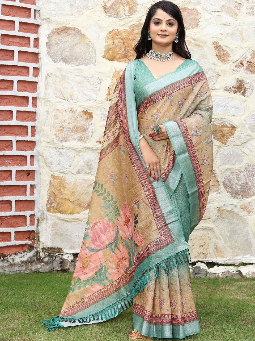 MANVAA Women Floral Silk Cotton Handloom Saree thumbnail 2