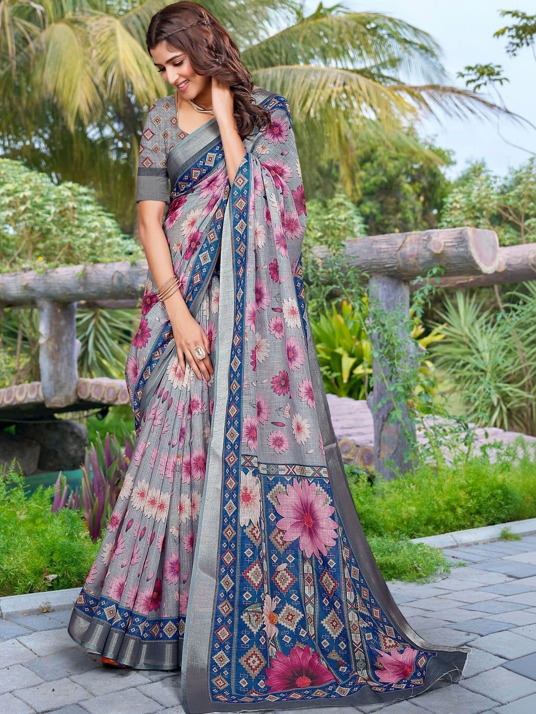 MANVAA Floral Saree thumbnail 5