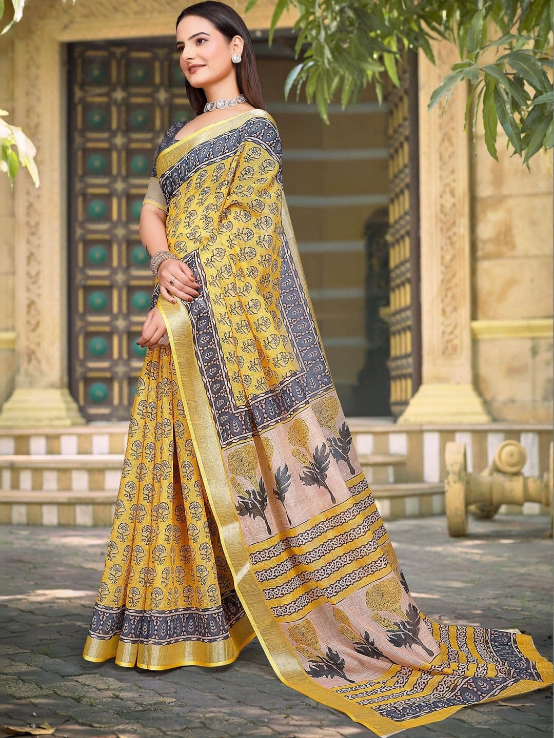 MANVAA Floral Saree thumbnail 6