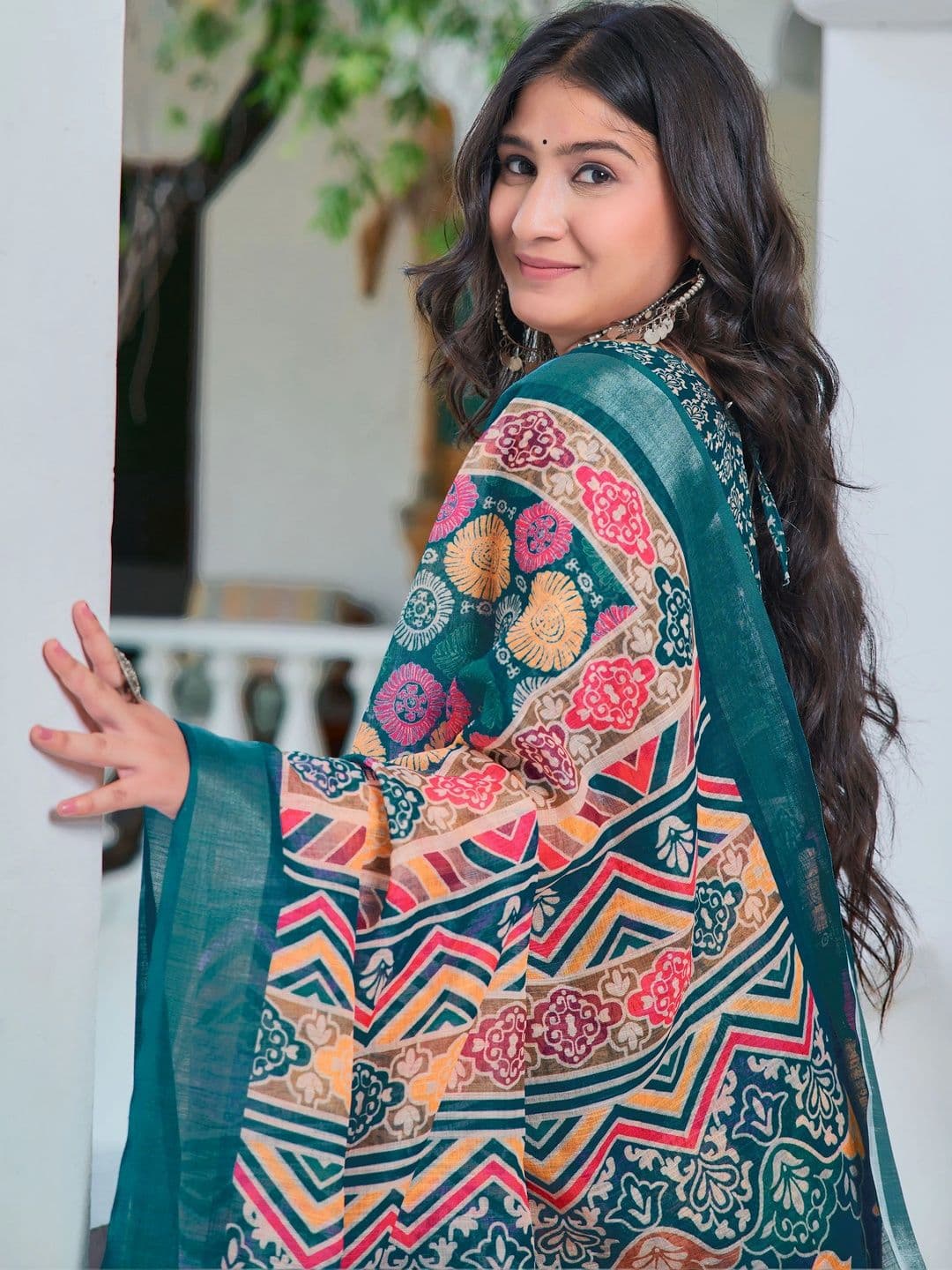 Maroosh Floral Saree thumbnail 2