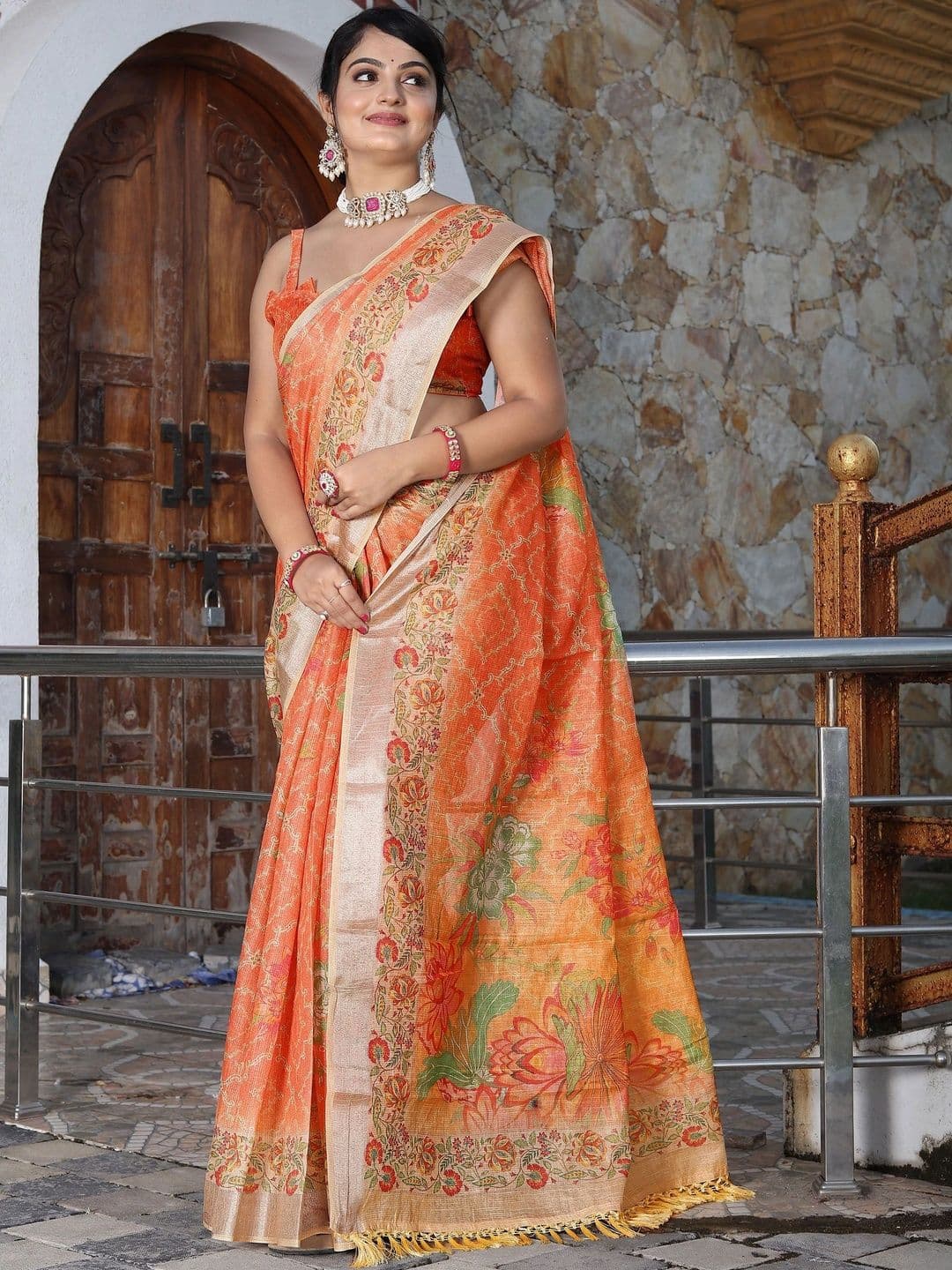 MANVAA Women Floral Printed Silk Cotton Handloom Saree thumbnail 2