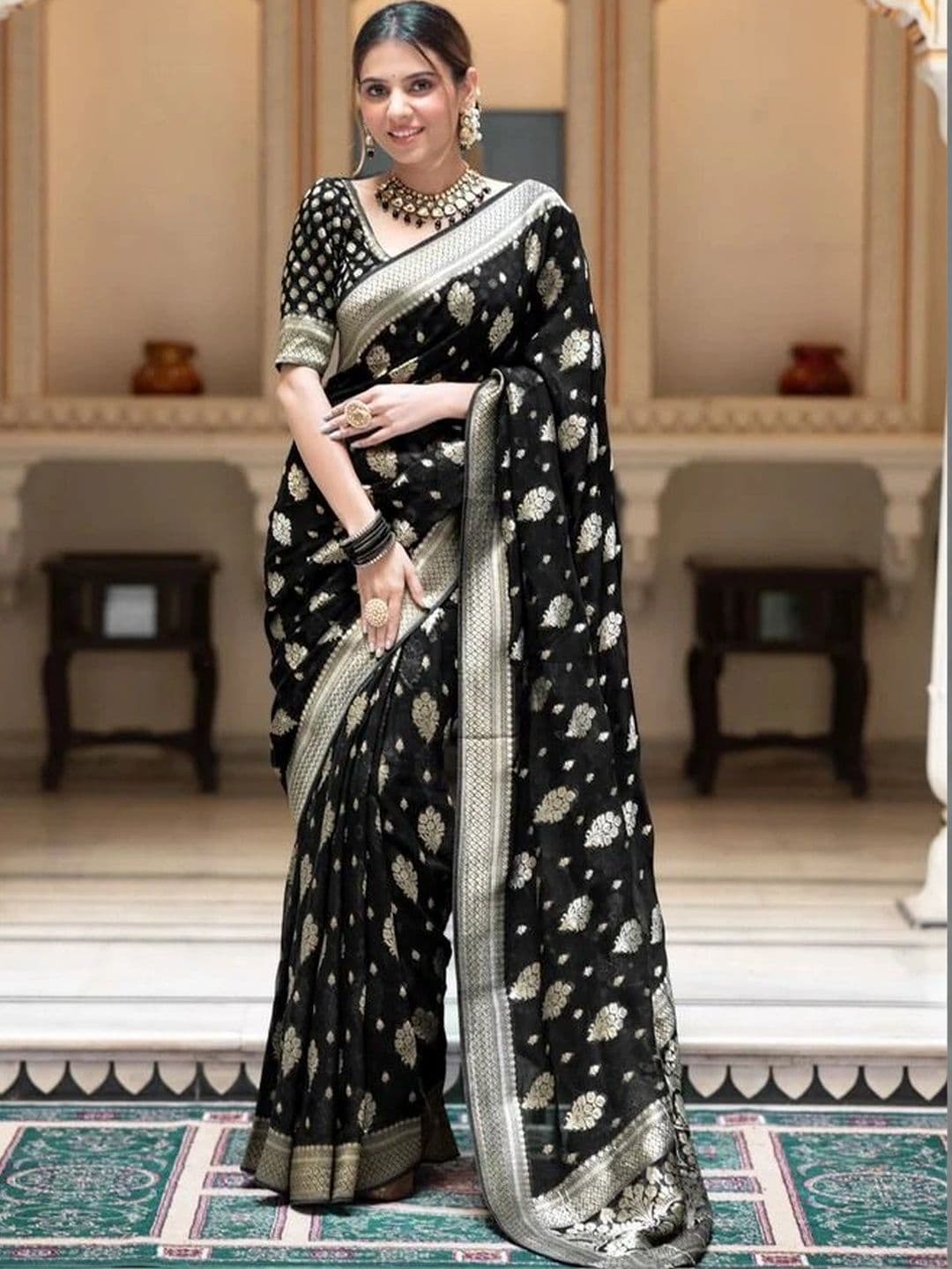 Mitera Woven Design Zari Silk Blend Banarasi Saree thumbnail 6