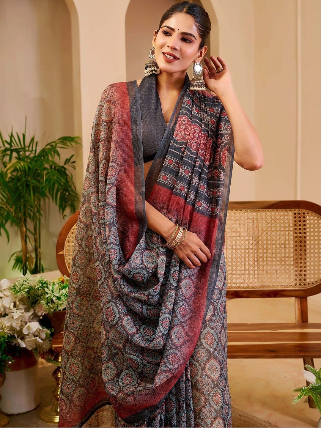 Maroosh Batik Silk women Cotton Handloom Saree thumbnail 3