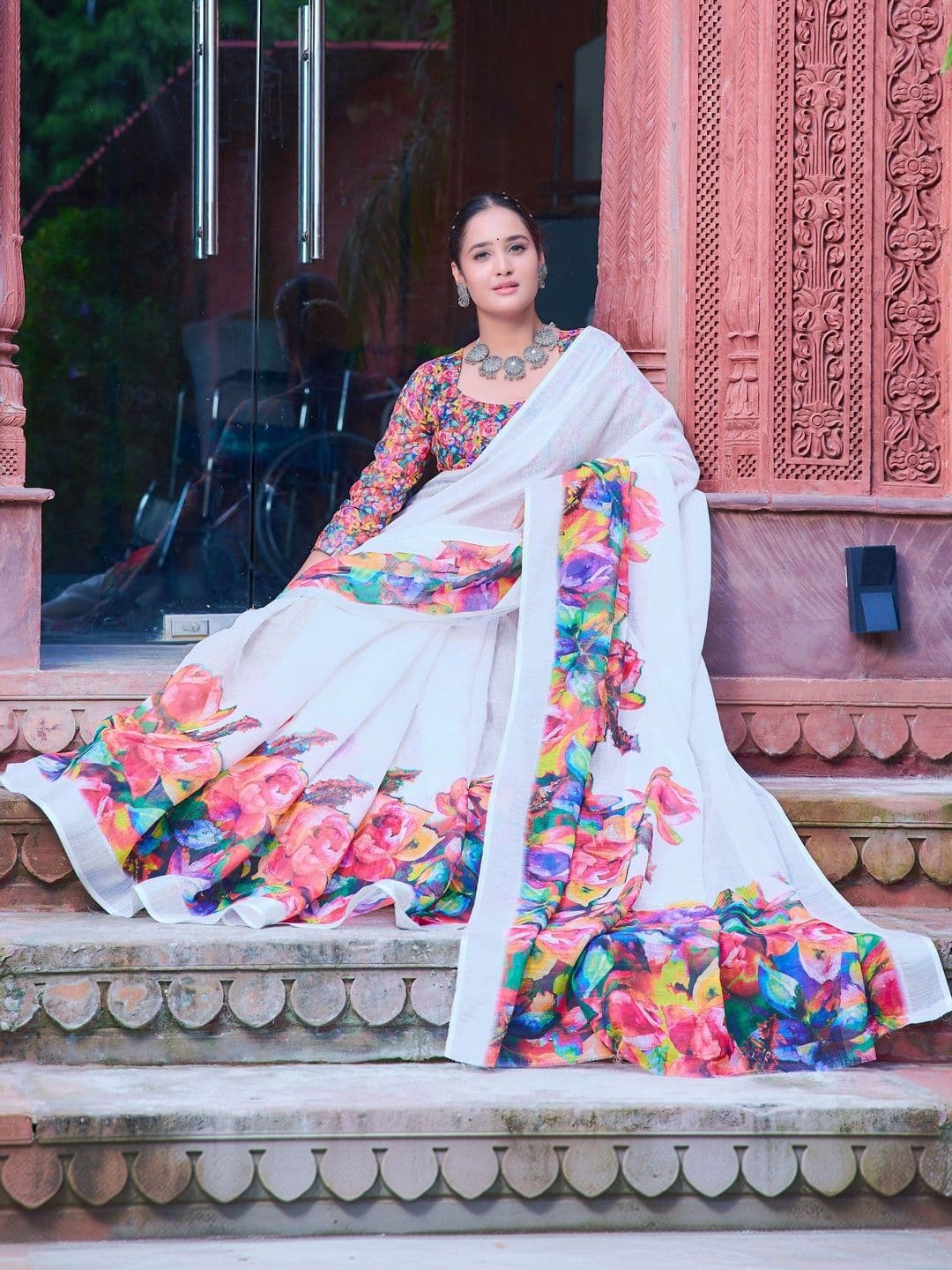 MANVAA Floral Saree thumbnail 4