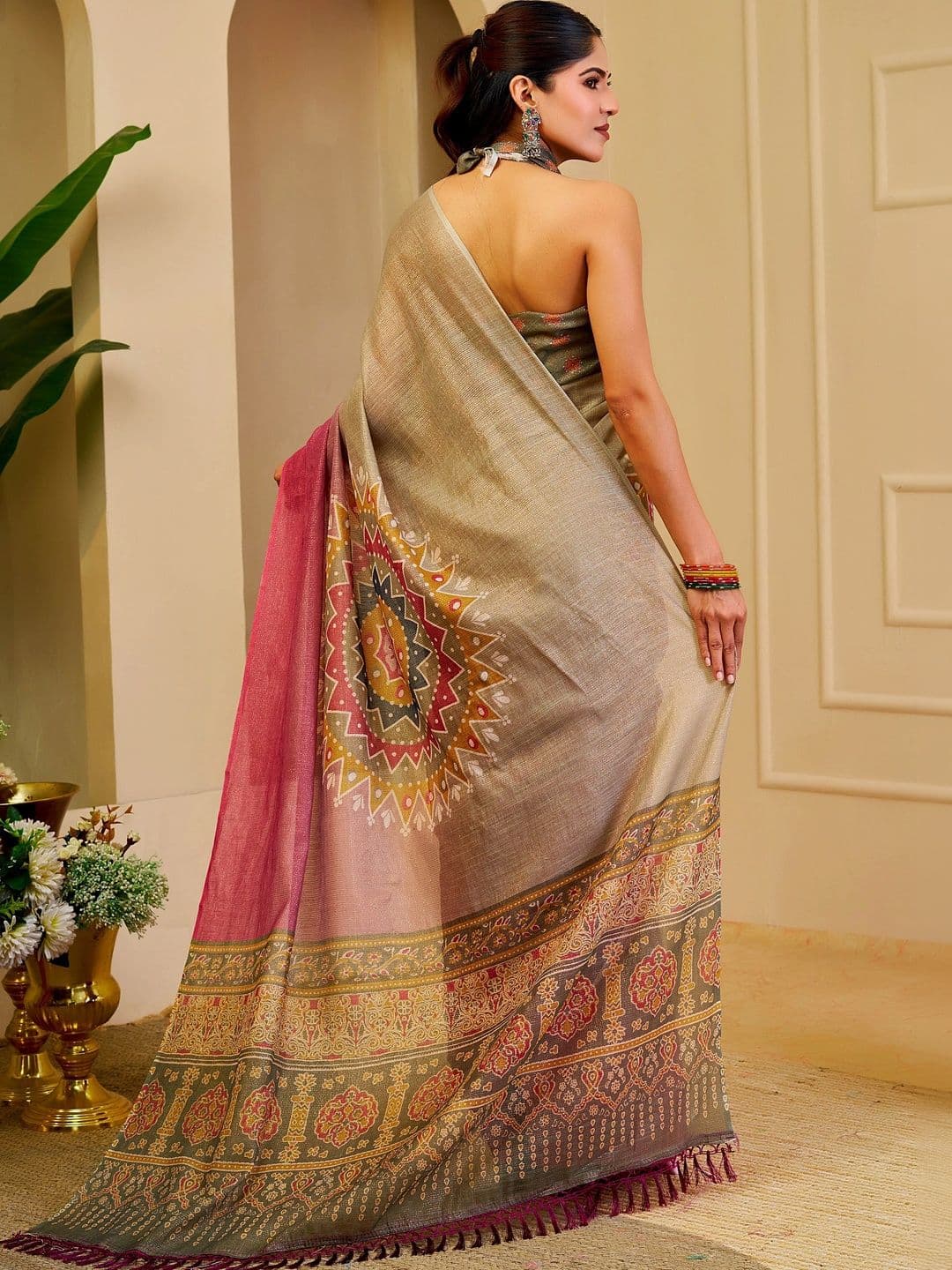 Maroosh Women Ombre Silk Cotton Handloom Saree thumbnail 6