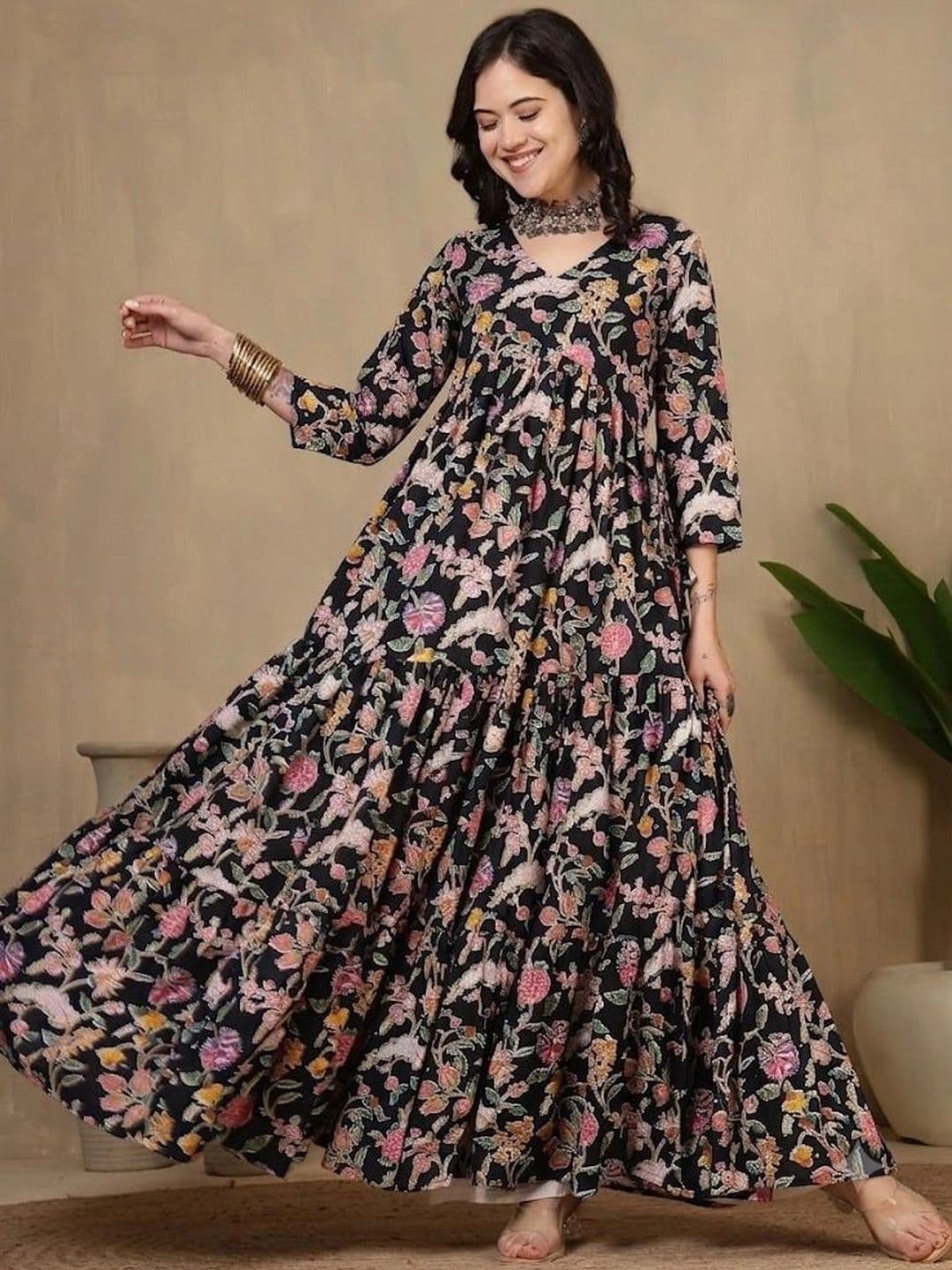 Sangria Women Floral Printed Floral Anarkali Kurta thumbnail 5