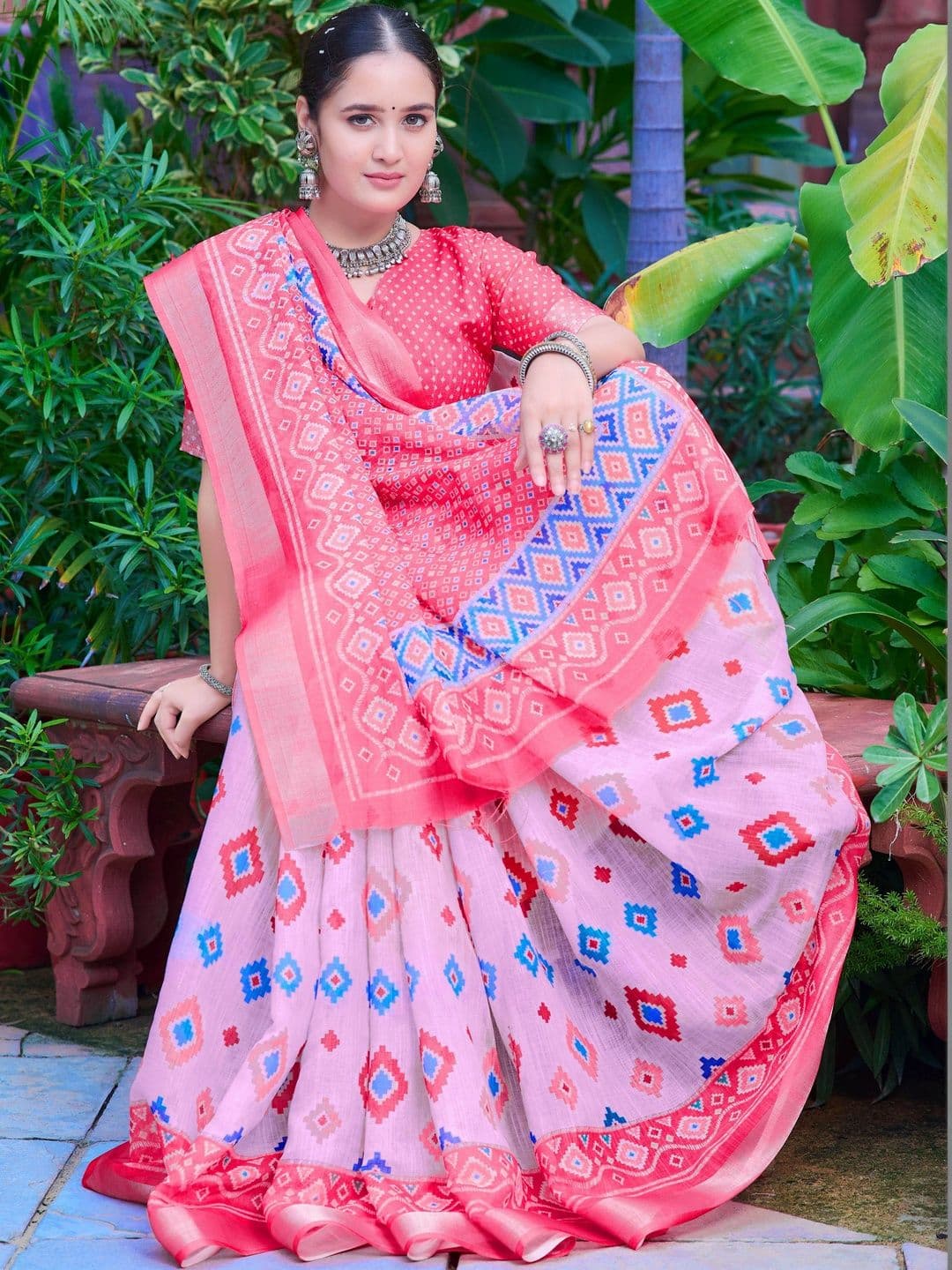 MANVAA Floral Saree thumbnail 2