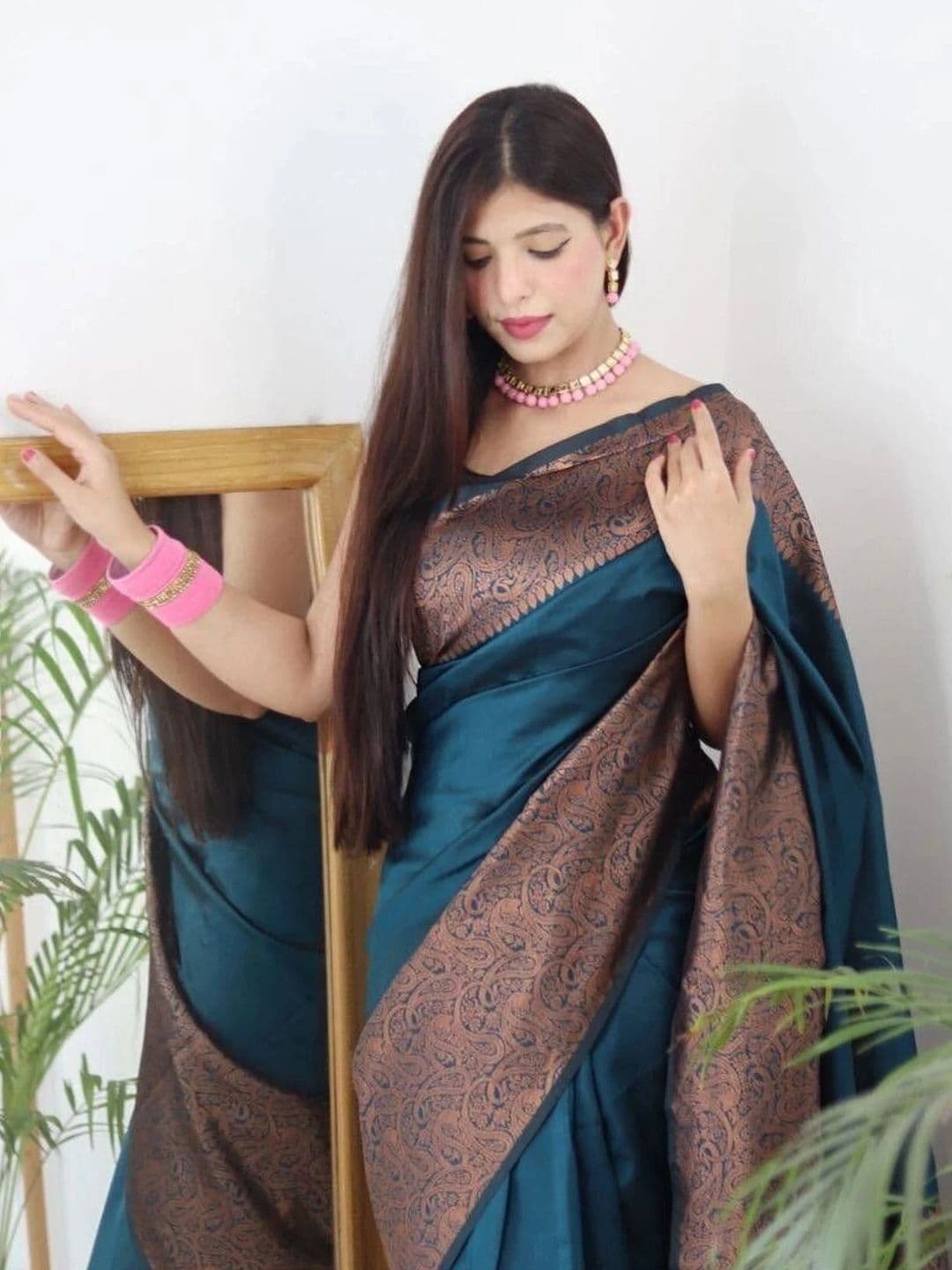 VYOM CREATION Woven Design Zari Art Silk Banarasi Saree thumbnail 4